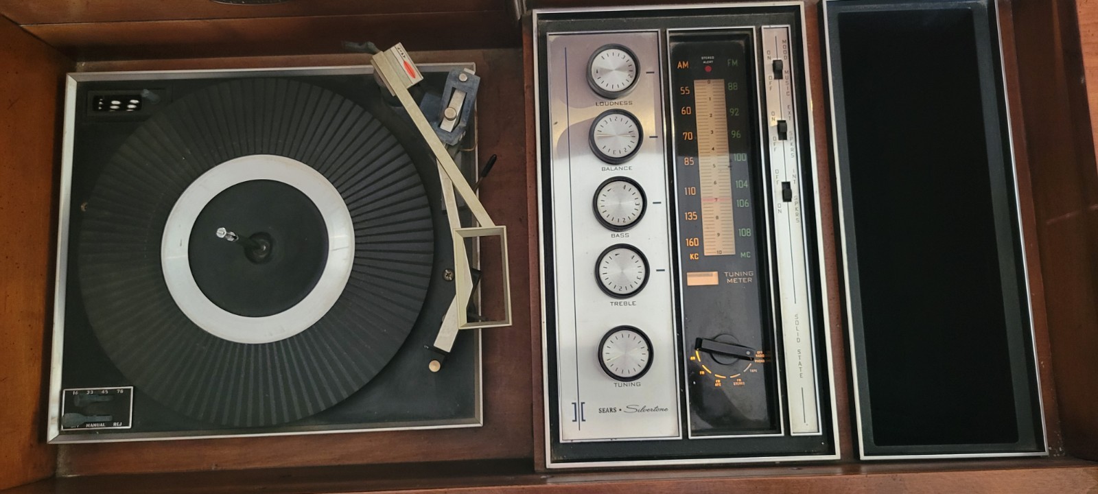 Vintage Sears Silvertone Stereo Phonograph Radio FM/AM Model 3076 Colonial