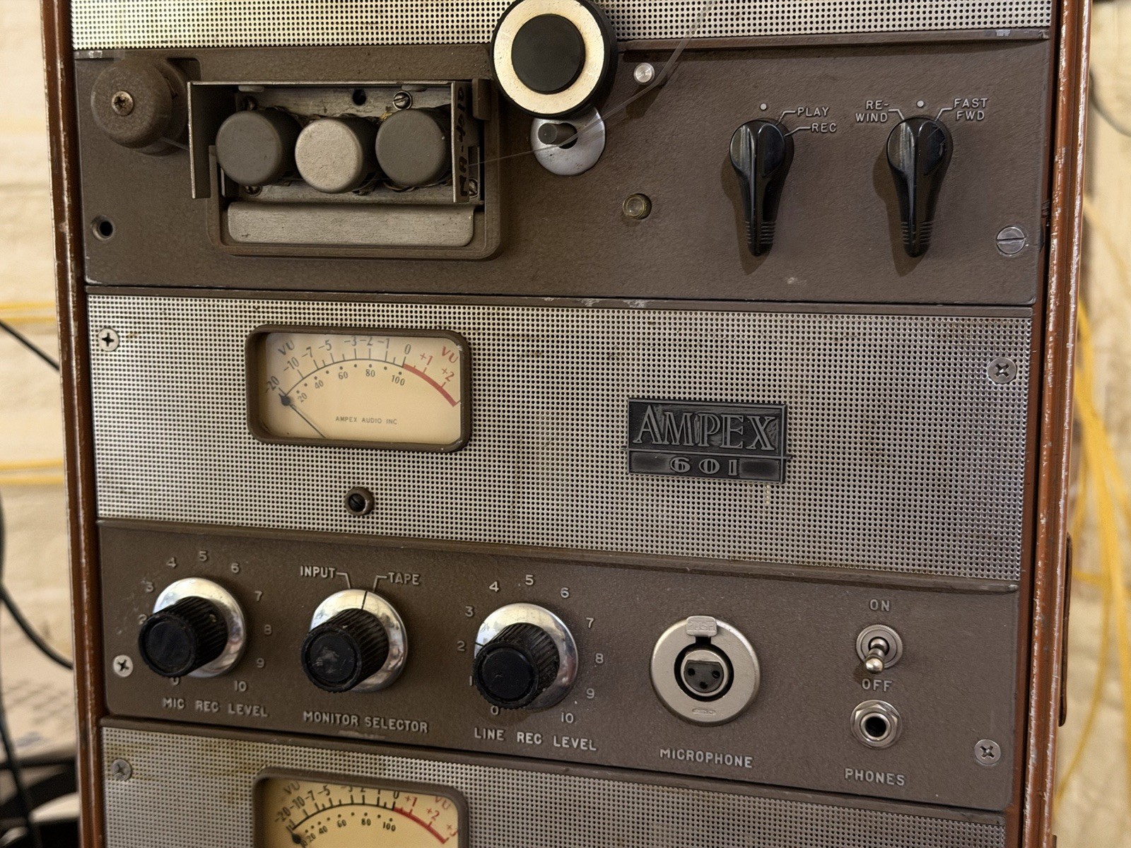Ampex 601-2 Stereo Tube Reel to Reel Recorder – Working Transport Original Tubes