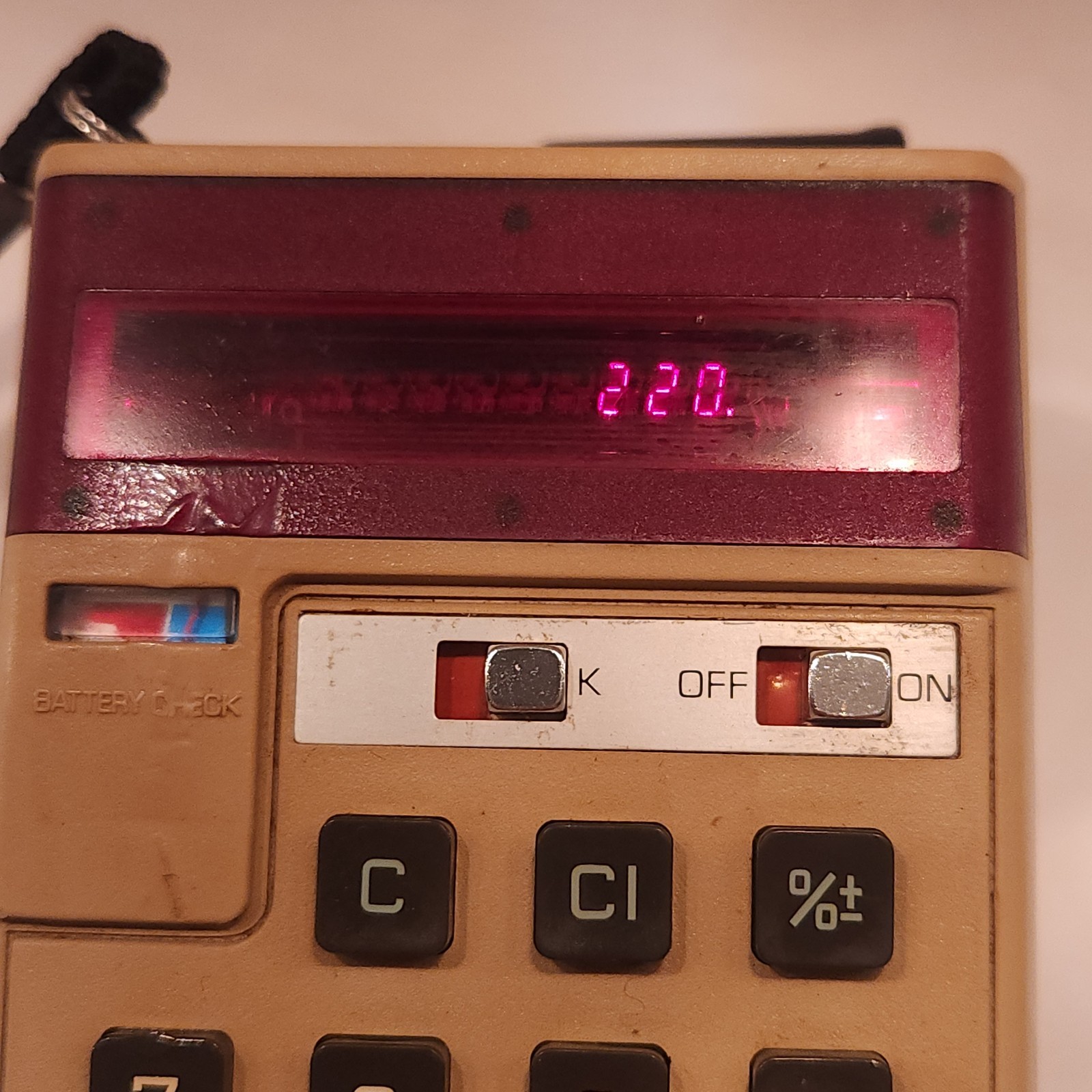 Vintage Canon Palmtronic LE-82 Beige LED Display Handheld Calculator TESTED