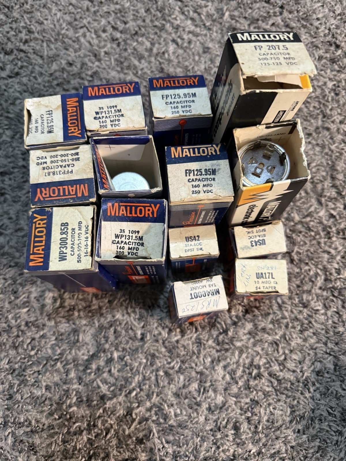 Vintage Mallory FP & WP Electrolytic Capacitors Lot Of 14 NOS FP125 FP207 WP300