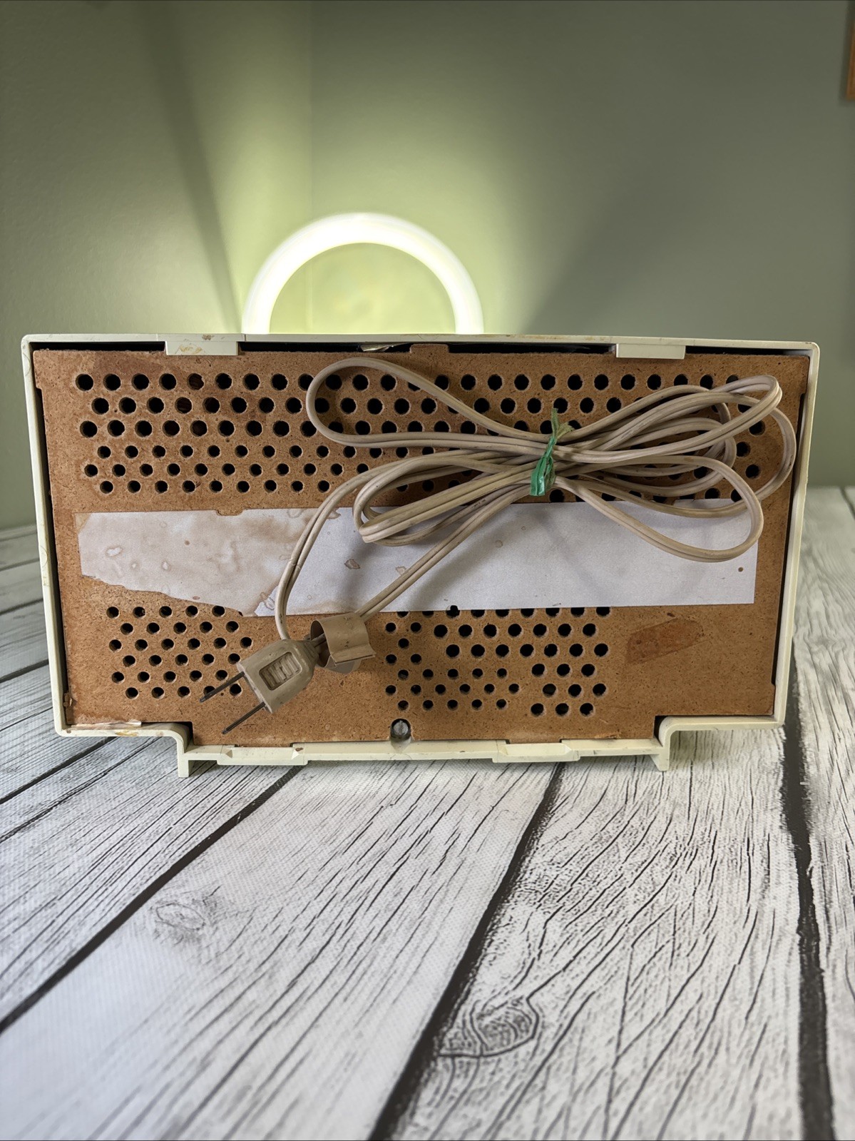 Vintage General Electric Tabletop Tube Radio Late 1950s or 1960s Sandalwood.