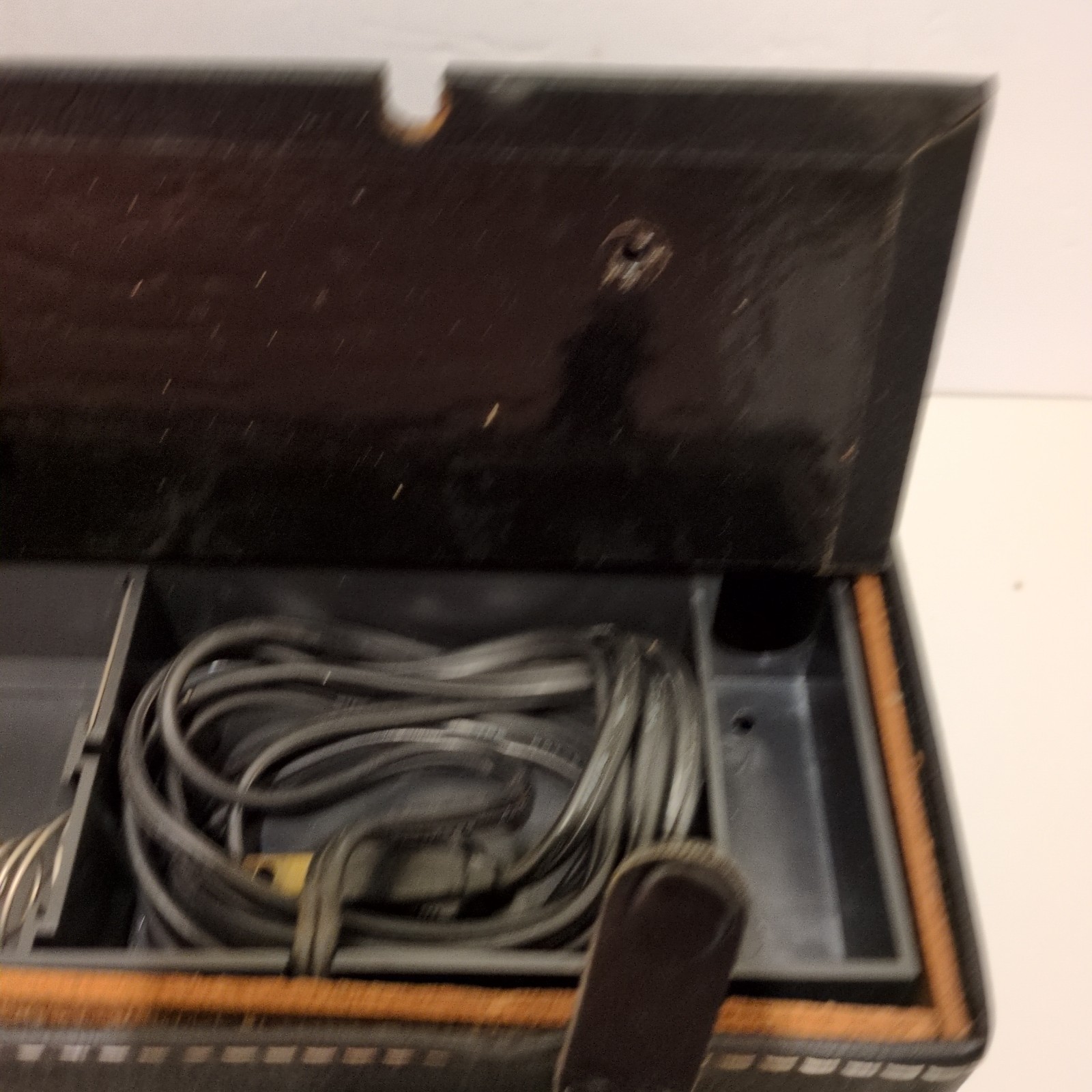 Triumph No. 819 Solid State Multi Band World Time Radio Vintage