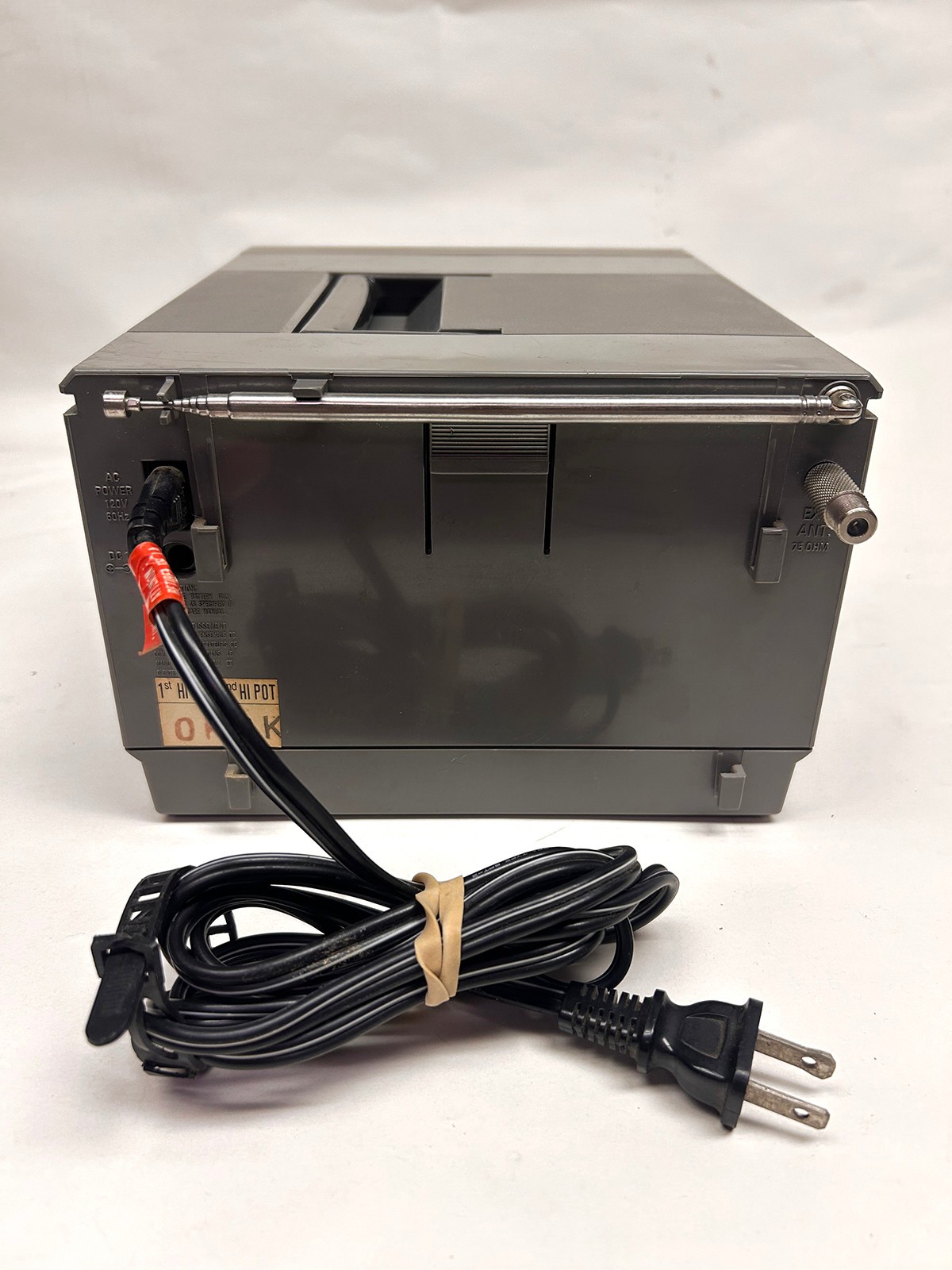 Vintage General Electric GE Portable TV Model 7-7130A 1986 WORKING Clean!