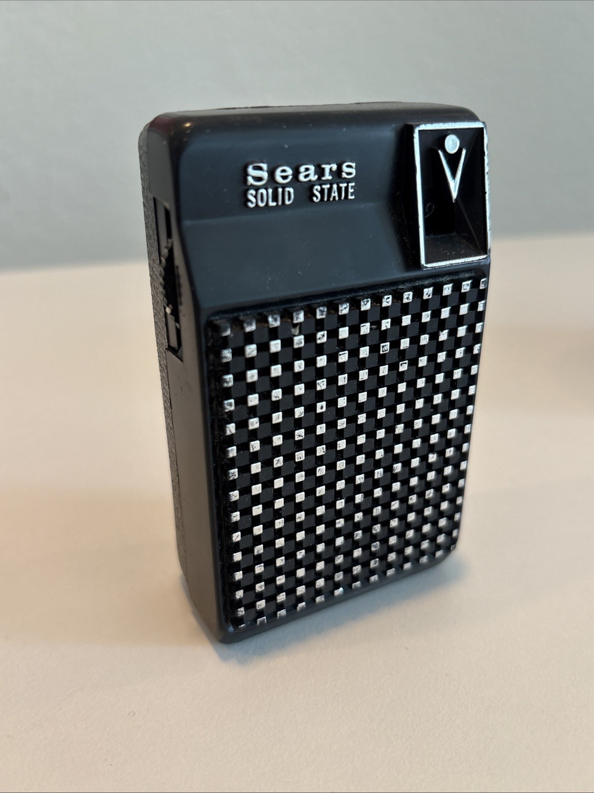 Vintage Sears Silvertone Solid State Portable Radio – Black – WORKS