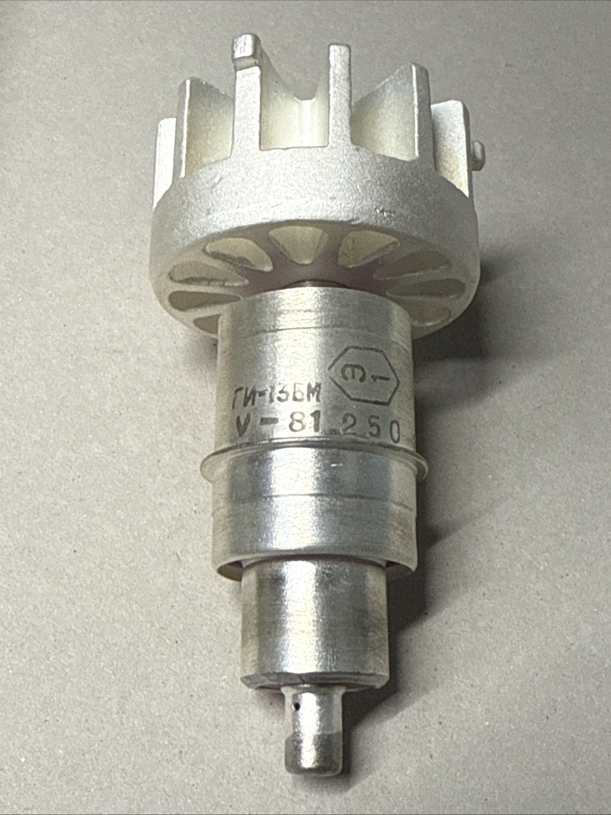 one electronic tube GI-13BM Russian Military tube 05- 1981