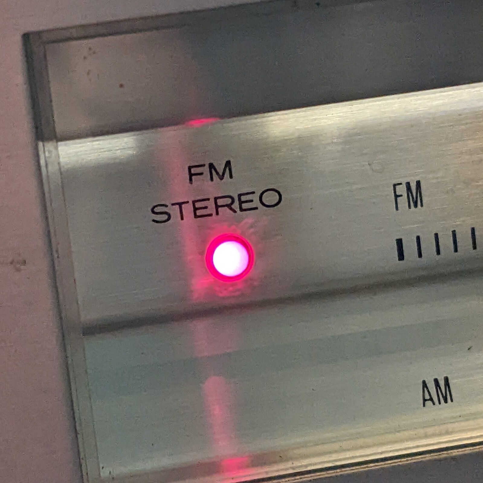 Hitachi FT-340 Tuner Parts FM Stereo Red LED Indicator