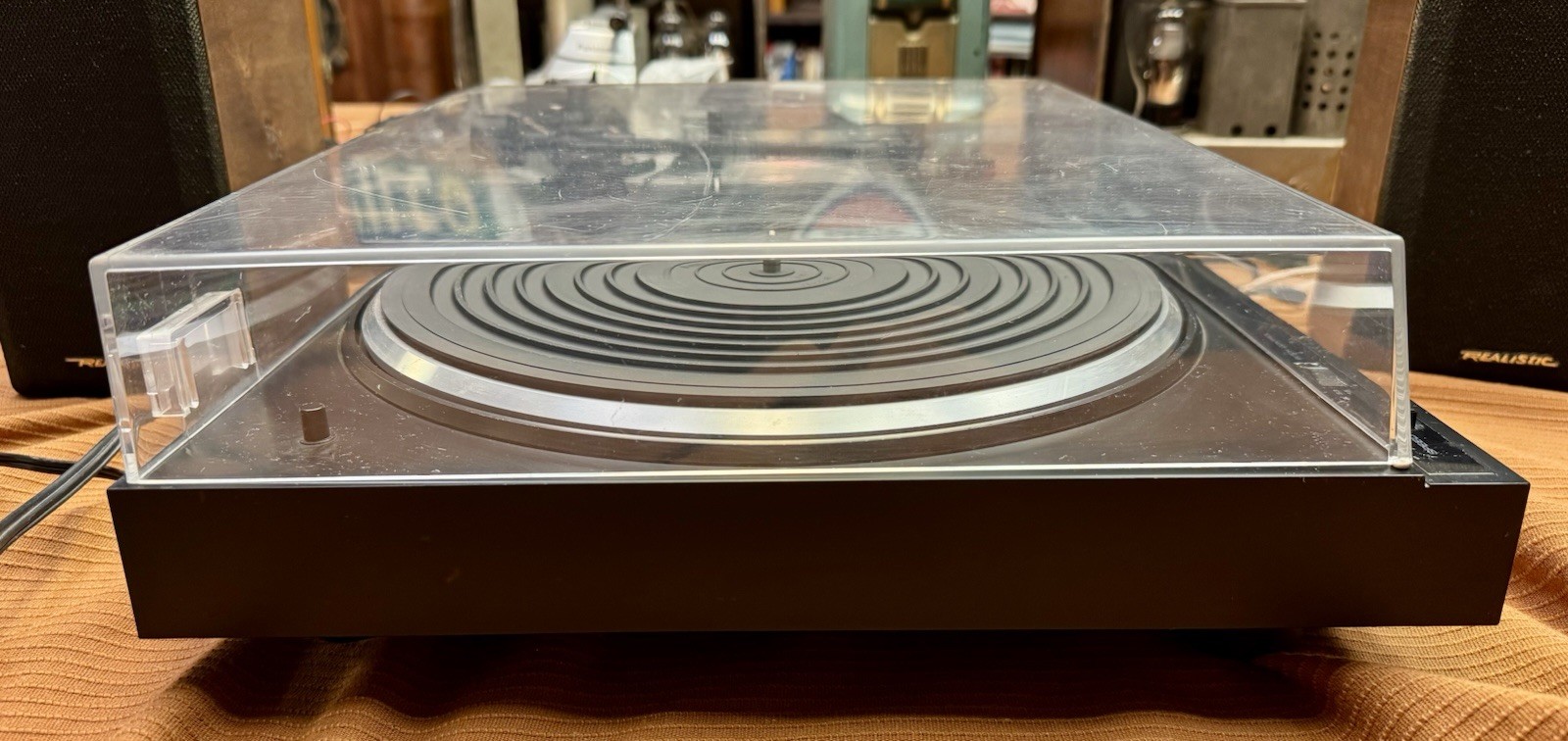 VINTAGE NIKKO NP-800 TURNTABLE WITH AUTO RETURN,QUARTZ LOCK,WORKS GREAT!!