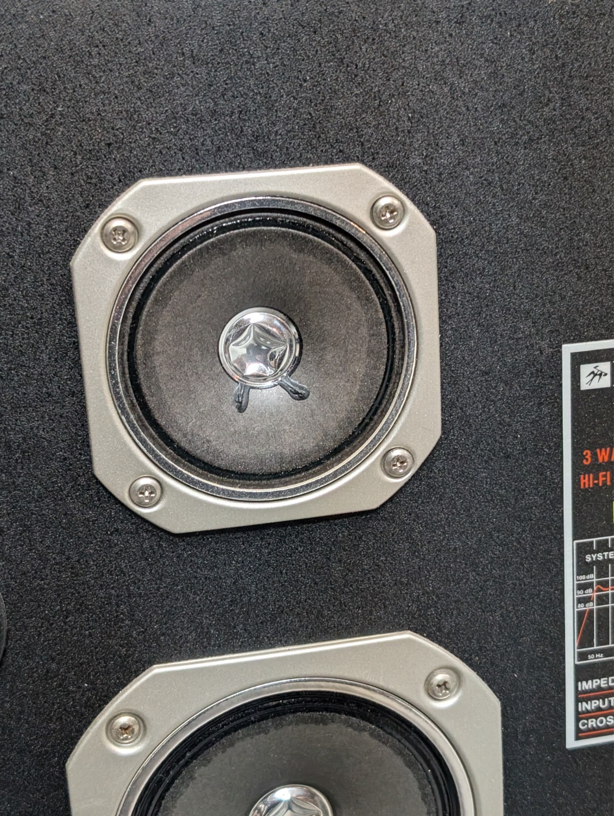 Fisher DS-810 3-Way Bass Reflex Hi-Fi Studio Standard 5-50W 8 OHM Speaker (Pair)