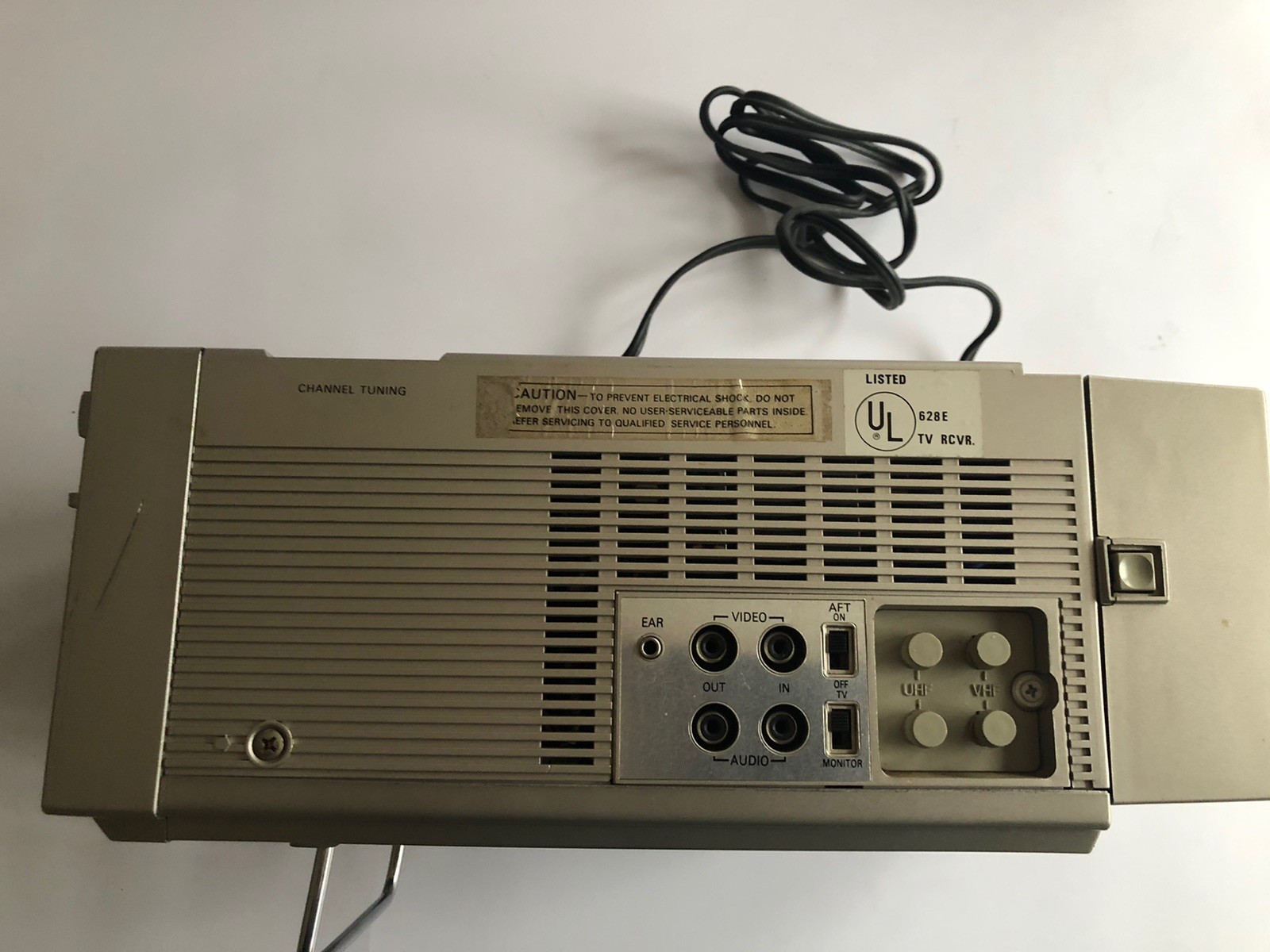 Samsung C5101M TV Vintage Portable TV 1985 Retro Nintendo gaming 5″ Color In Box