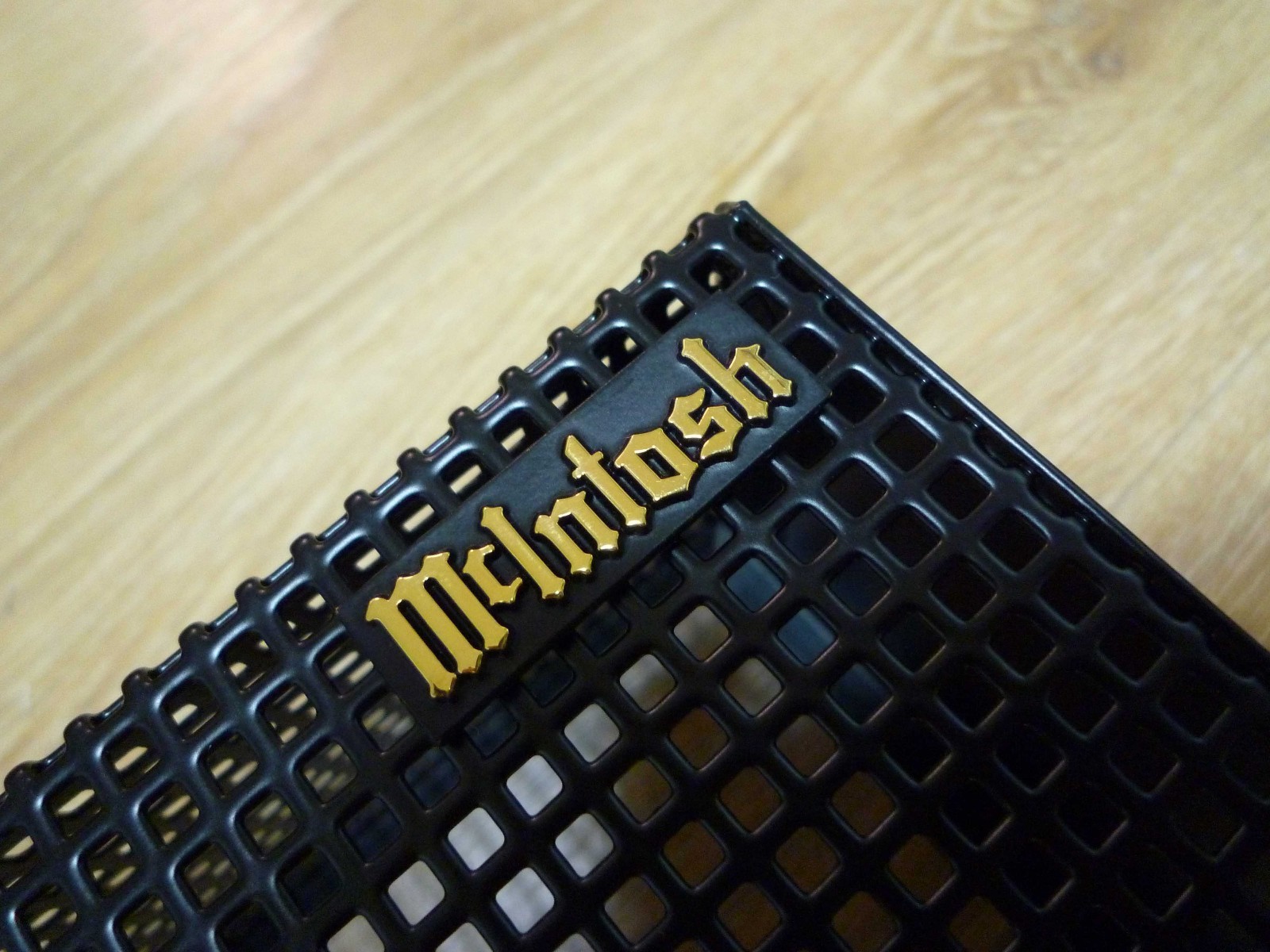 McINTOSH 35MM 24K-GOLD/BLACK PLATED LOGO EMBLEM LABEL BADGE – Reproduction _ DIY
