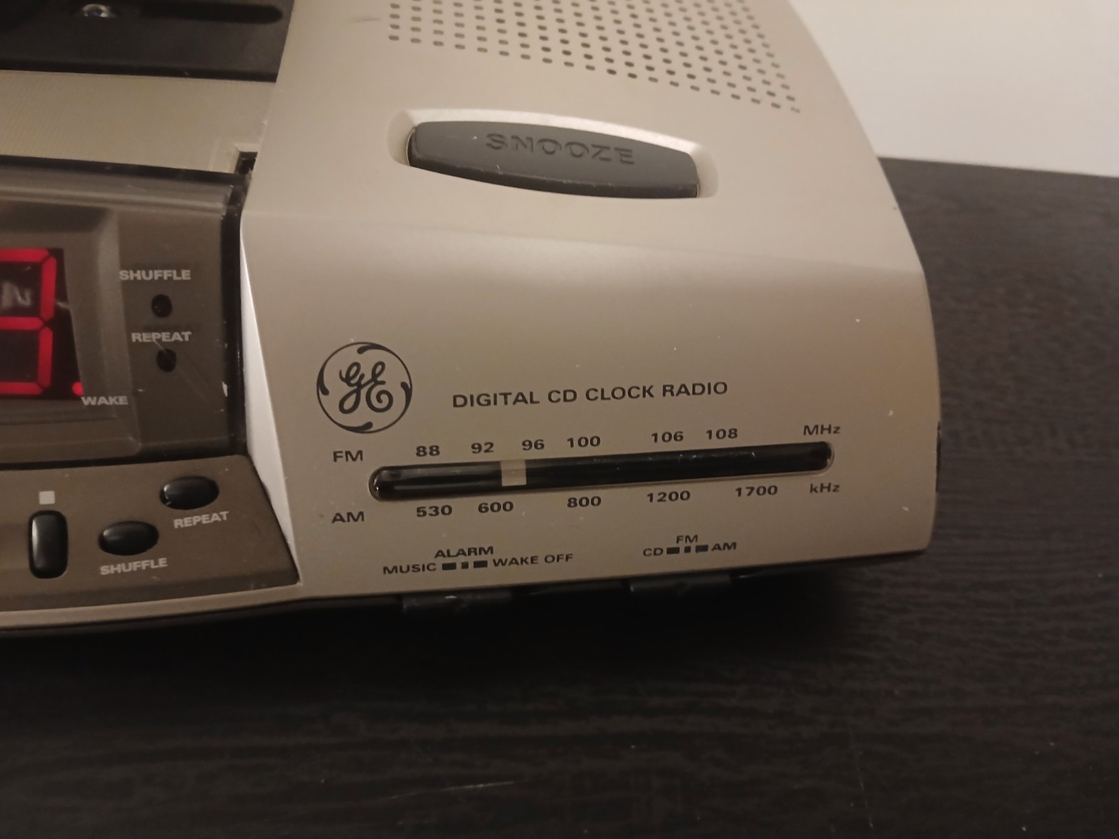 General Electric 7-4895A Rare Vintage Digital CD Player AM/FM Radio Alarm Clock