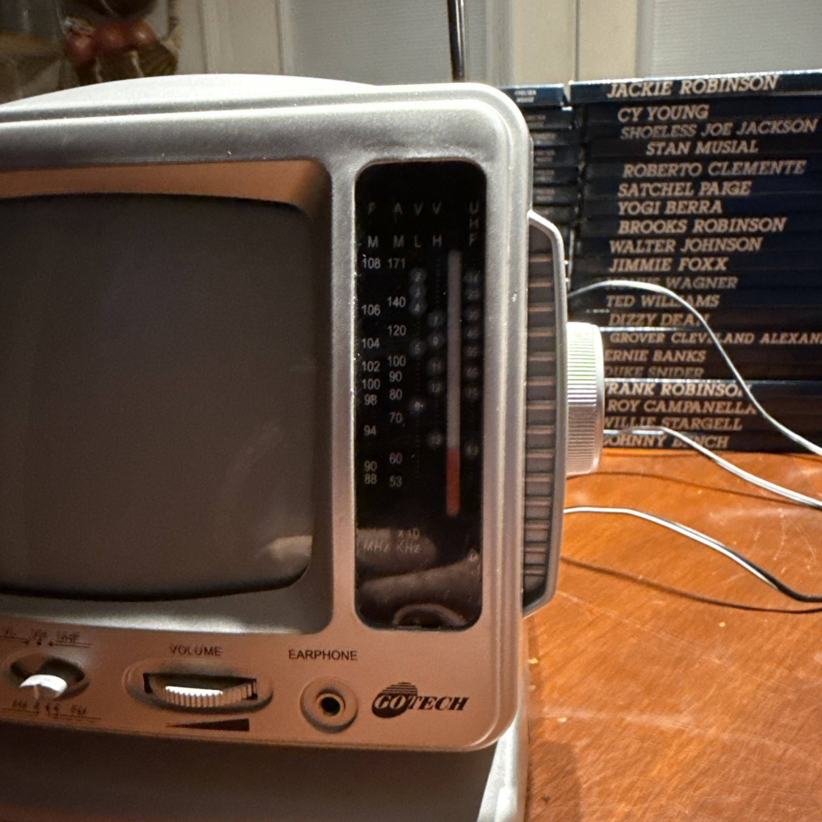 COBY CX-TV1 Portable 5″ Black & White Television – AM/FM Radio
