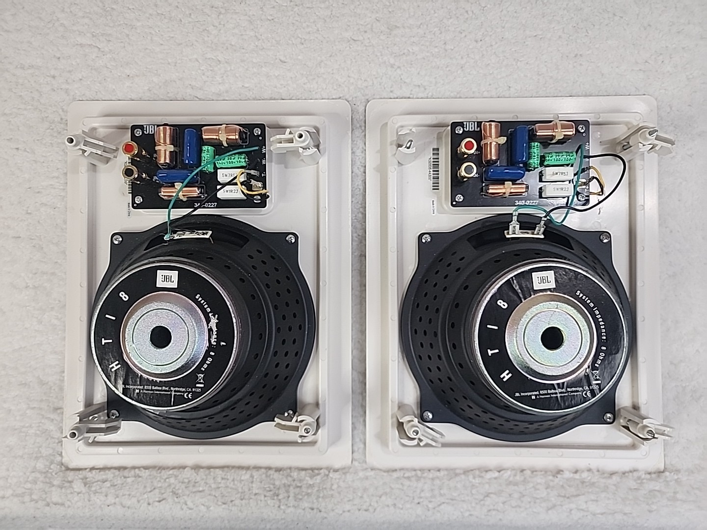 Pair JBL HT18 Vtg Indoor Wall Mount Speaker Pair w/ Grills Tested