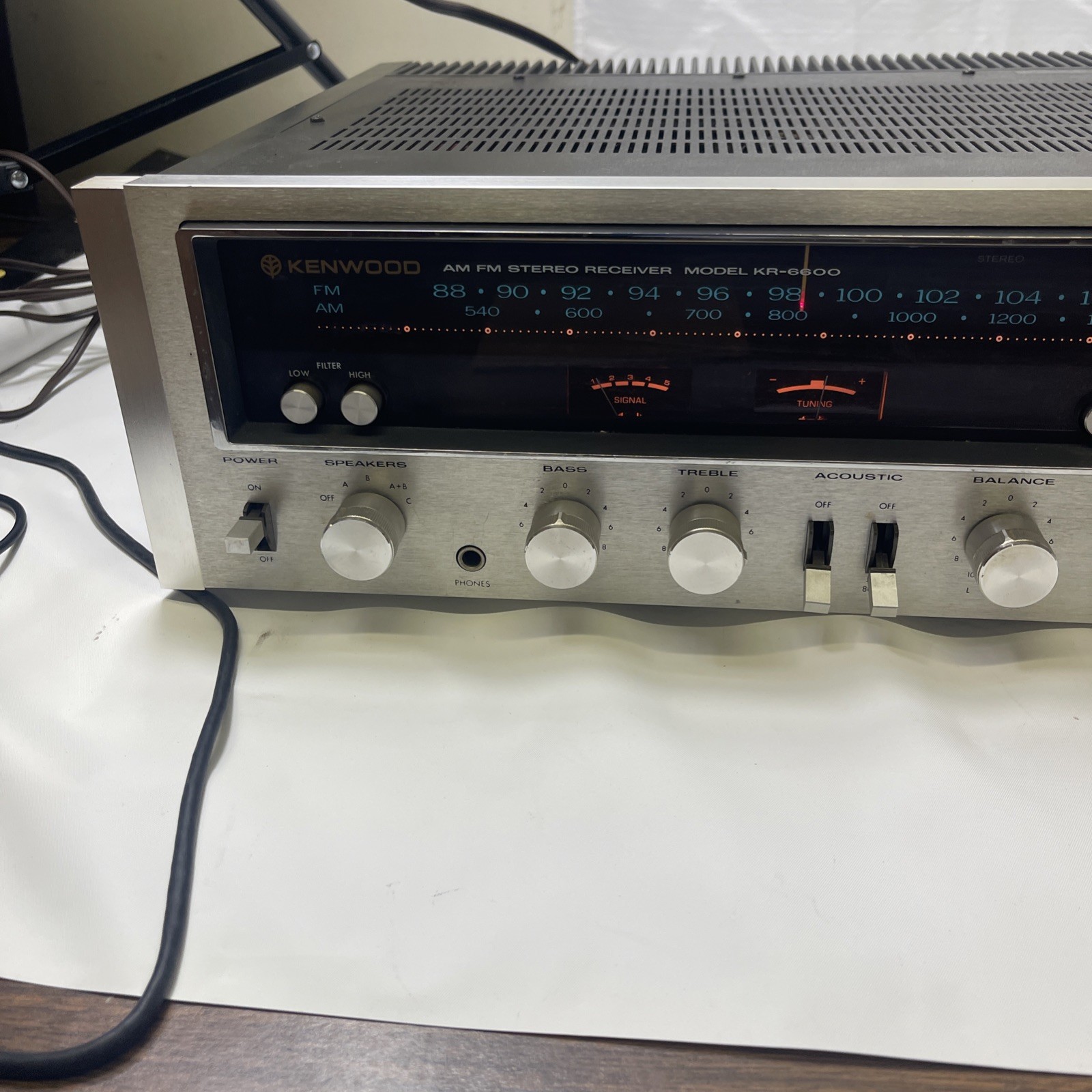 Beautiful Kenwood KR-6600 Receiver tested and works well