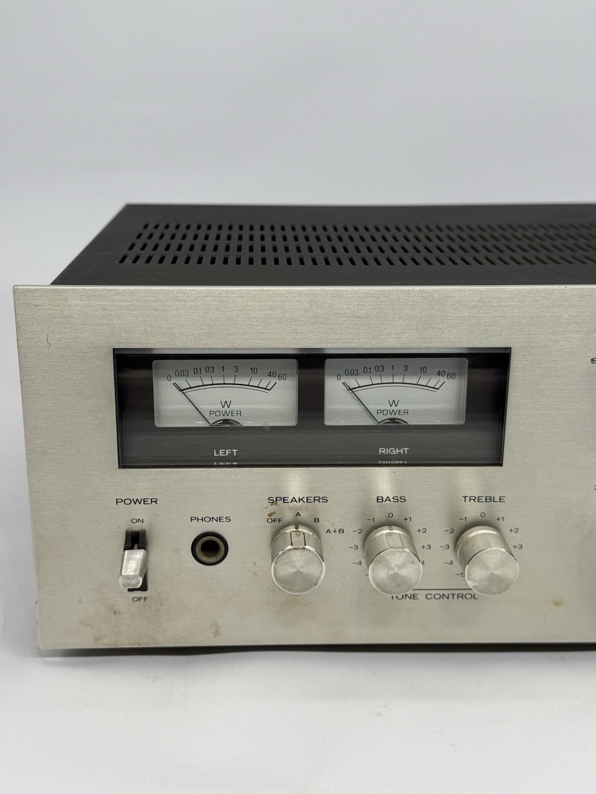 Vintage Kenwood KA-5700 Stereo Amplifier – Read! DOES NOT WORK