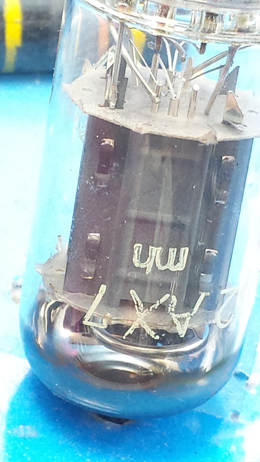 Telefunken ECC83 12AX7 1964 Long Plate Diamond Bottom Tests Strong