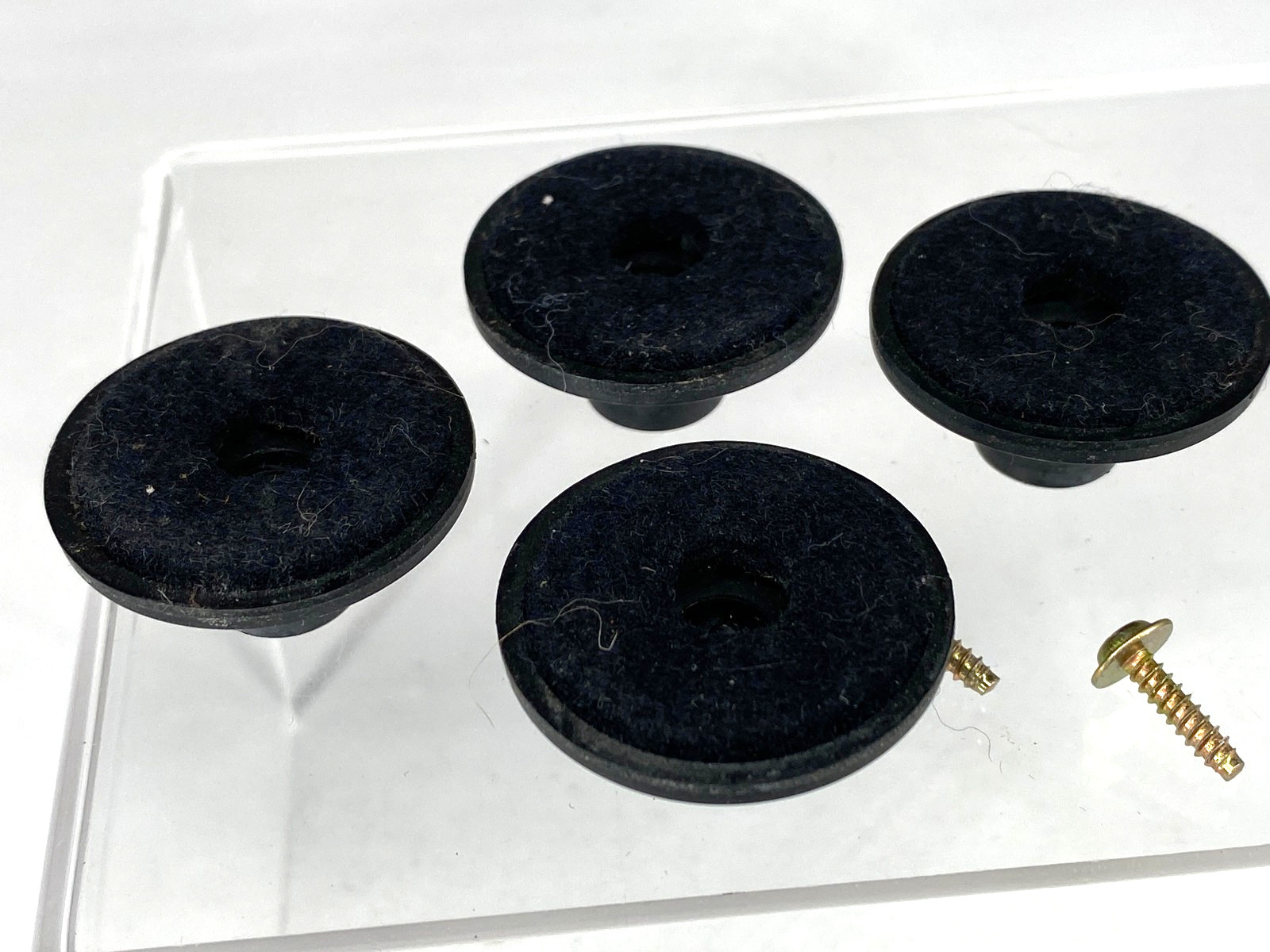 Technics SL-1300 / SL-1500MK2 Insulator Feet – Set of 4 -OEM parts