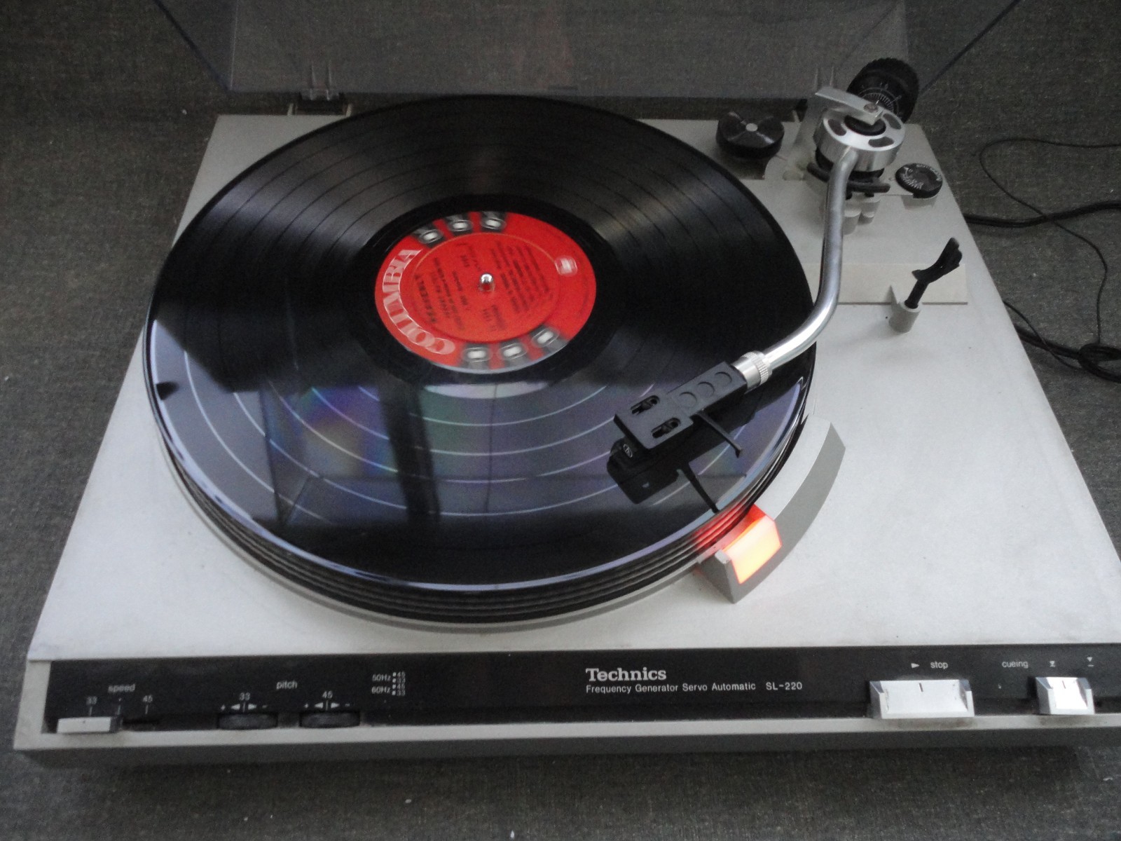 Vintage Technics SL-220 Belt Drive Turntable – FAST SHIPPING!!!