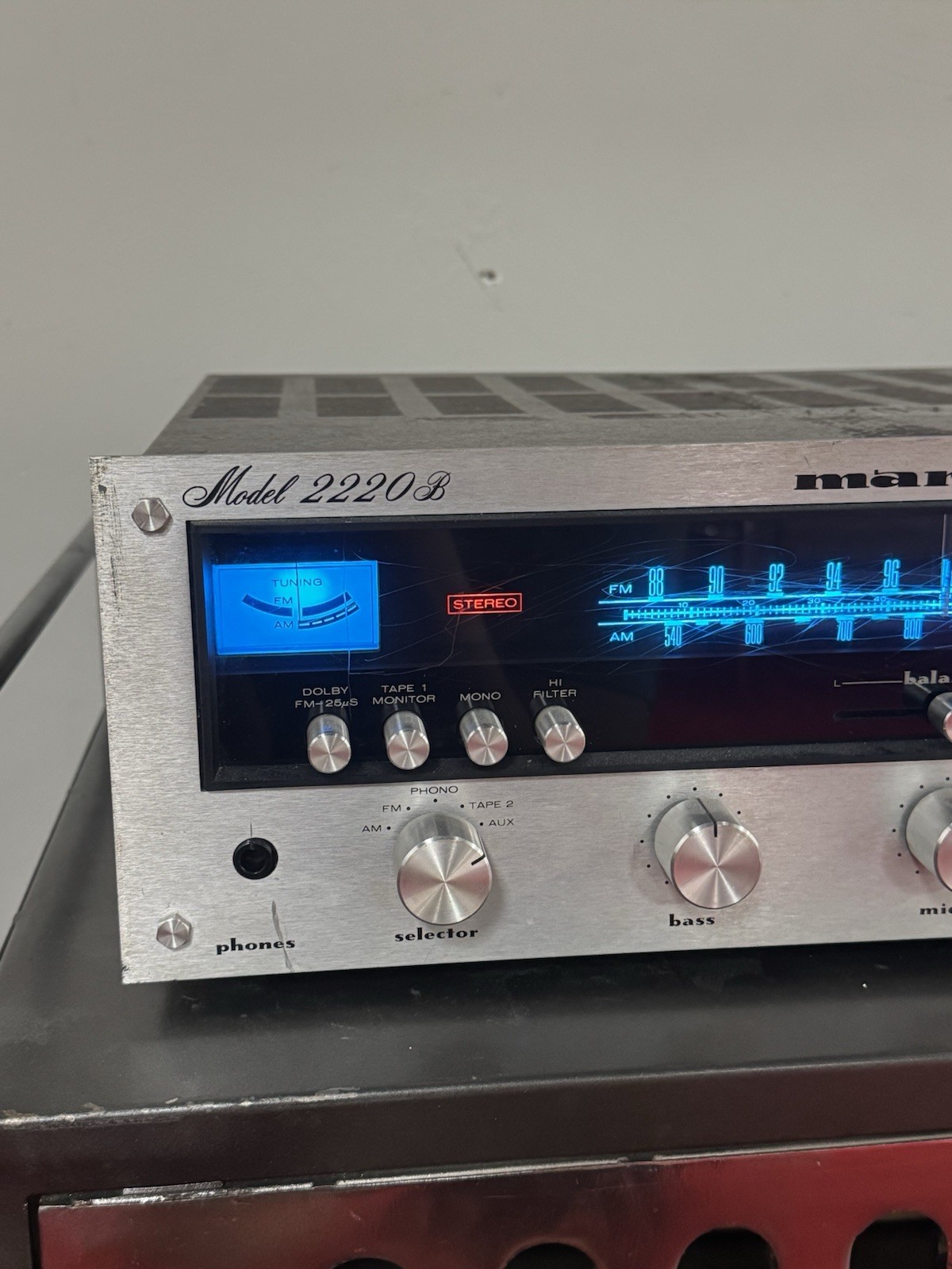 Vintage Marantz Model 2220B AM/FM Stereo Receiver — Tested & Working