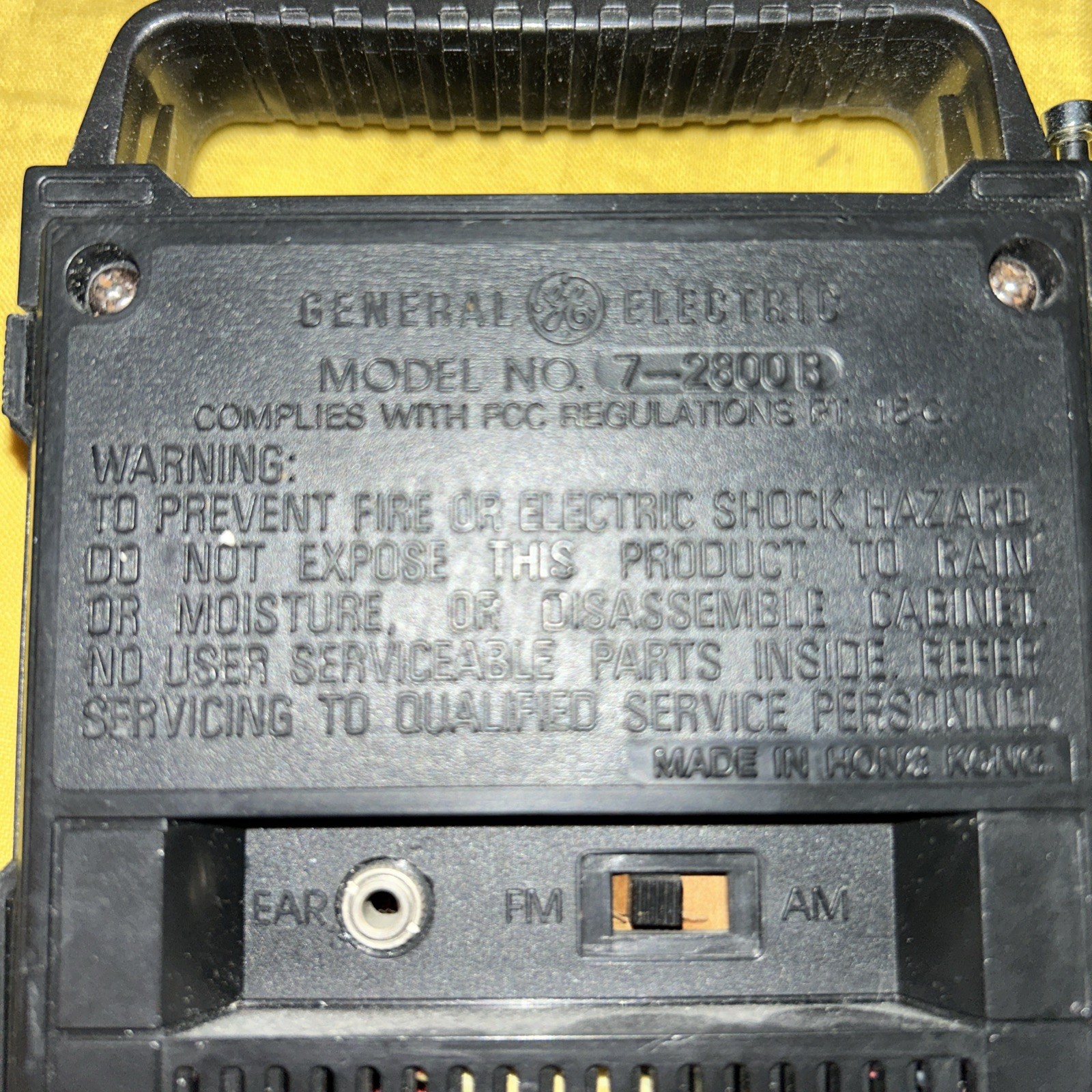 Vintage General Electric Two-Way-Power AM/FM Radio 7-2800 B Battery Operated