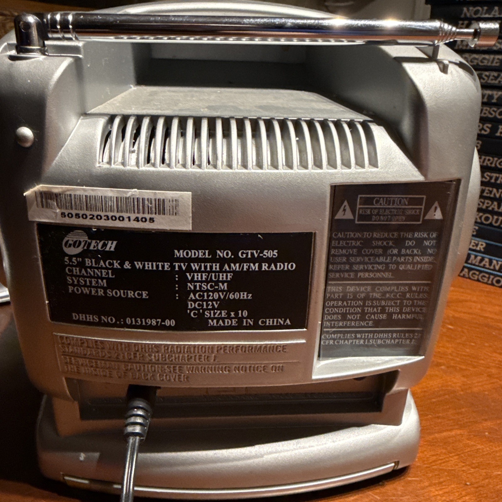 COBY CX-TV1 Portable 5″ Black & White Television – AM/FM Radio