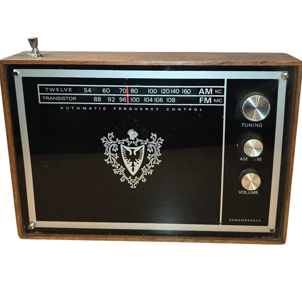 Vintage AM/FM Transistor Radio Remembrance MCM 10″x7″ Woodgrain