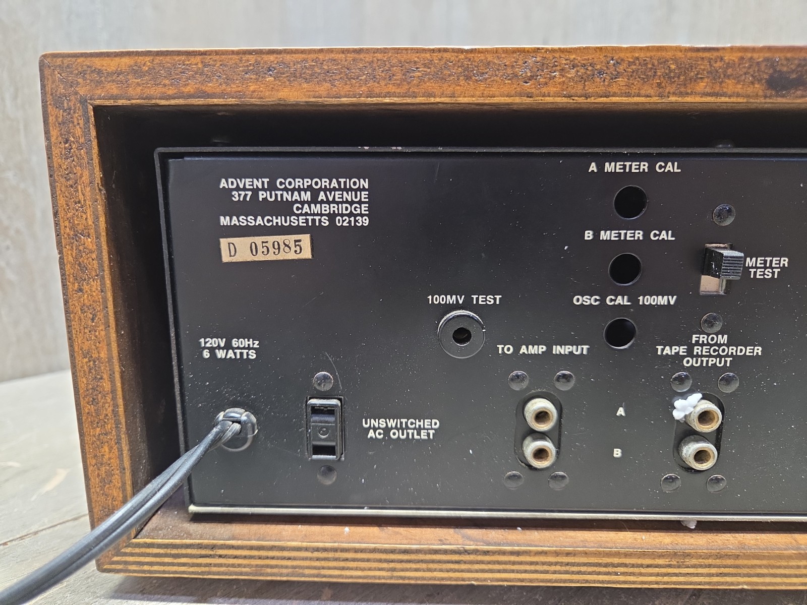 ADVENT Model 100 Dolby Noise Reduction Unit VINTAGE w/ Wood Cabinet
