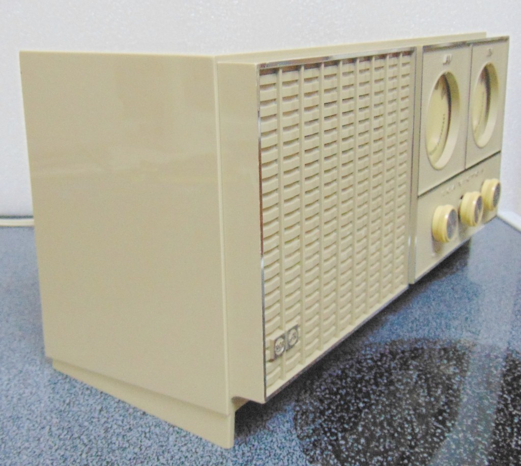 NICE Vintage RCA RHC17J AM/FM Radio – Working Good