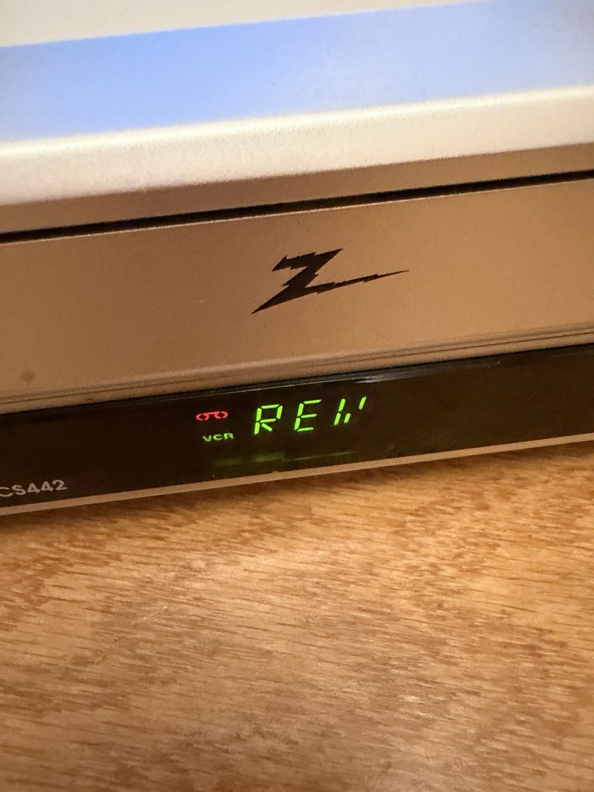 ZENITH VCS442 VCR VHS 4-Head Hi-Fi Stereo Player Recorder Tested Good No Remote