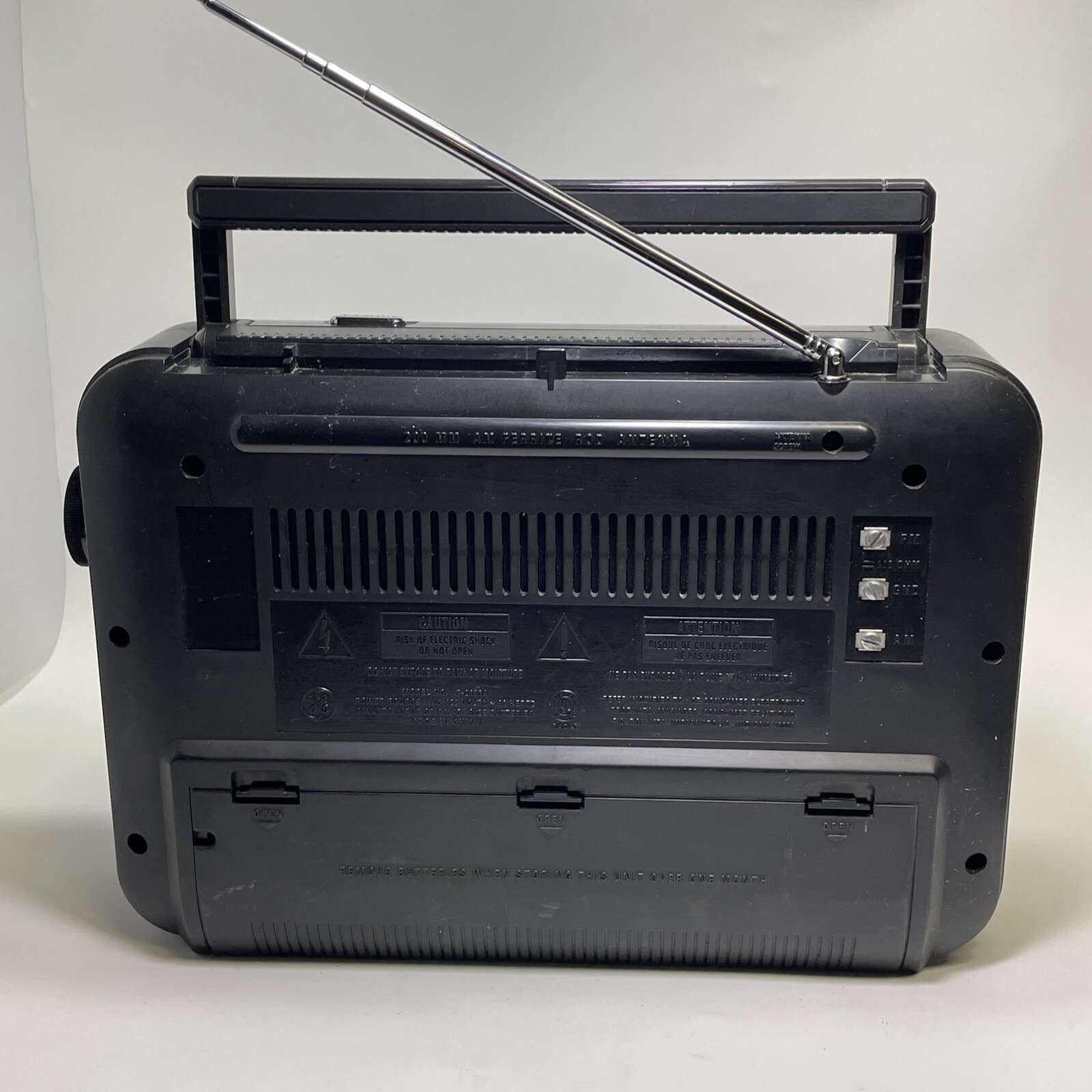 GE Superadio 7-2887A AM/FM Hi Performance Radio with Wide Band & Auto Frequency
