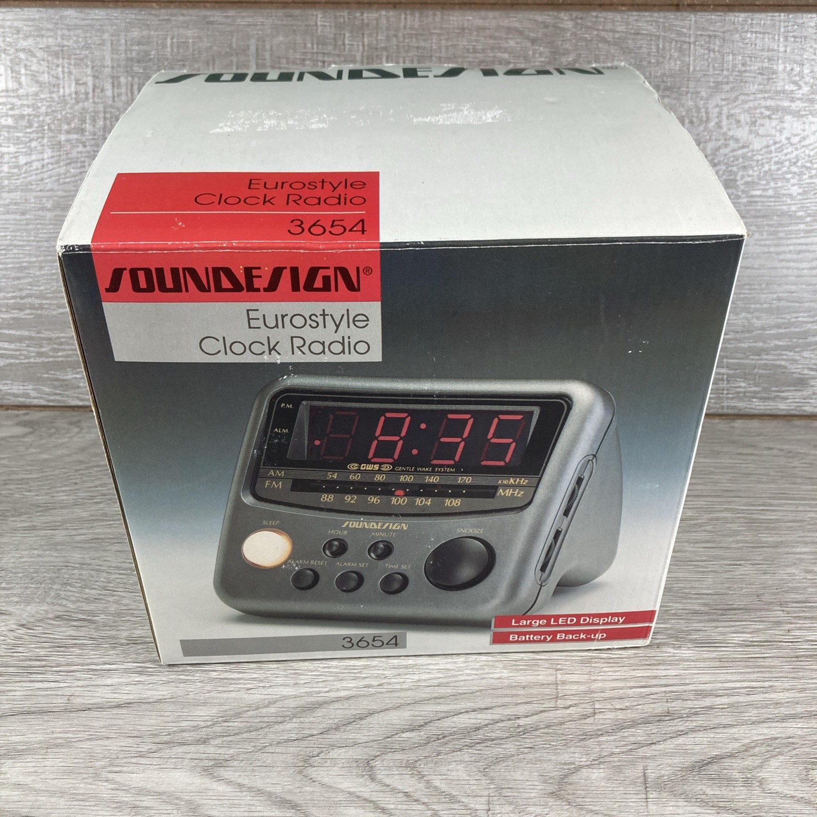 Vintage New-In-Box Soundesign Eurostyle Clock Radio 3654 Retro