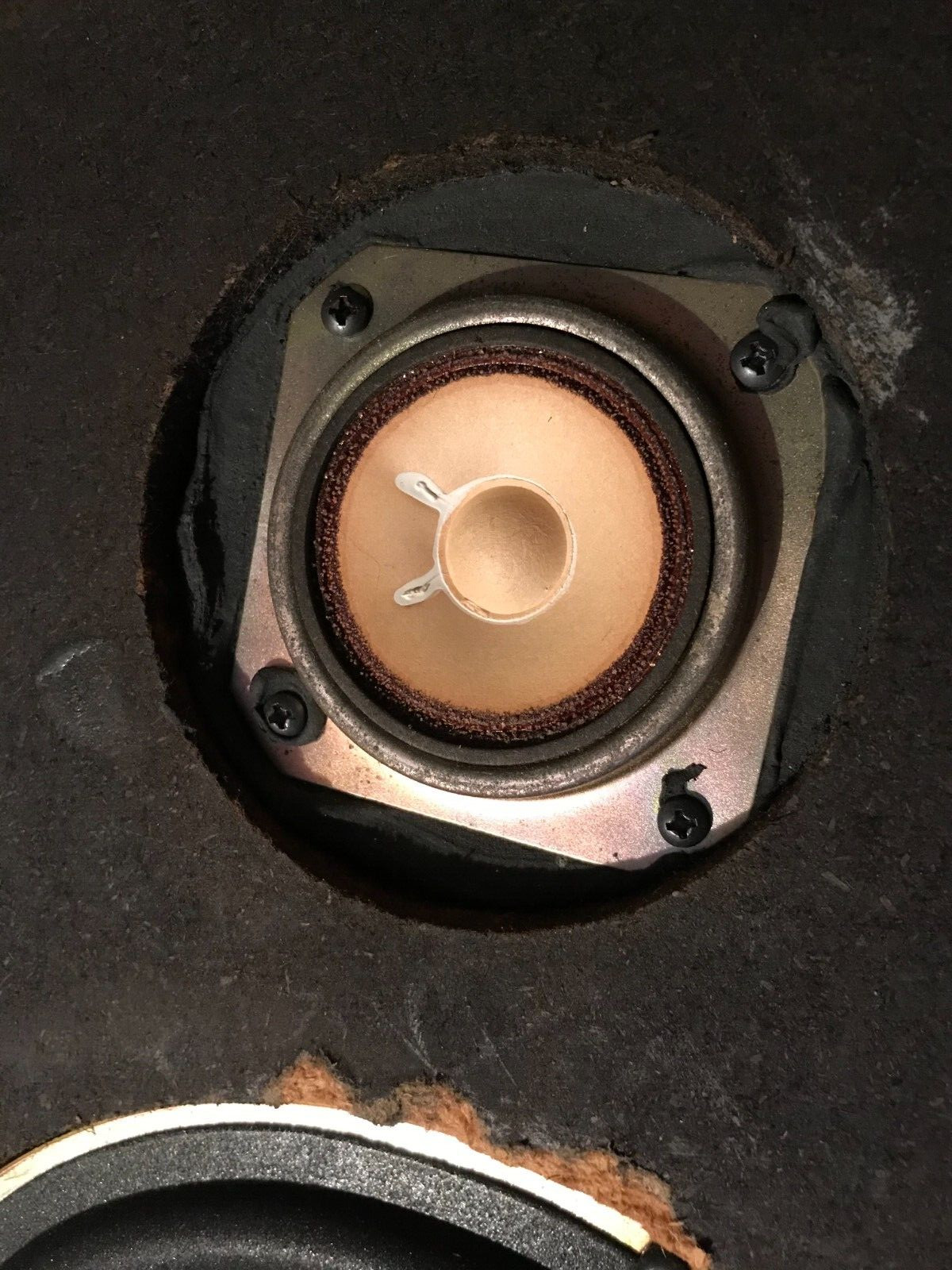 Vintage Pair Of Sony Speakers 2 Way 8″ Woofers Both Tested And Both Sound Great