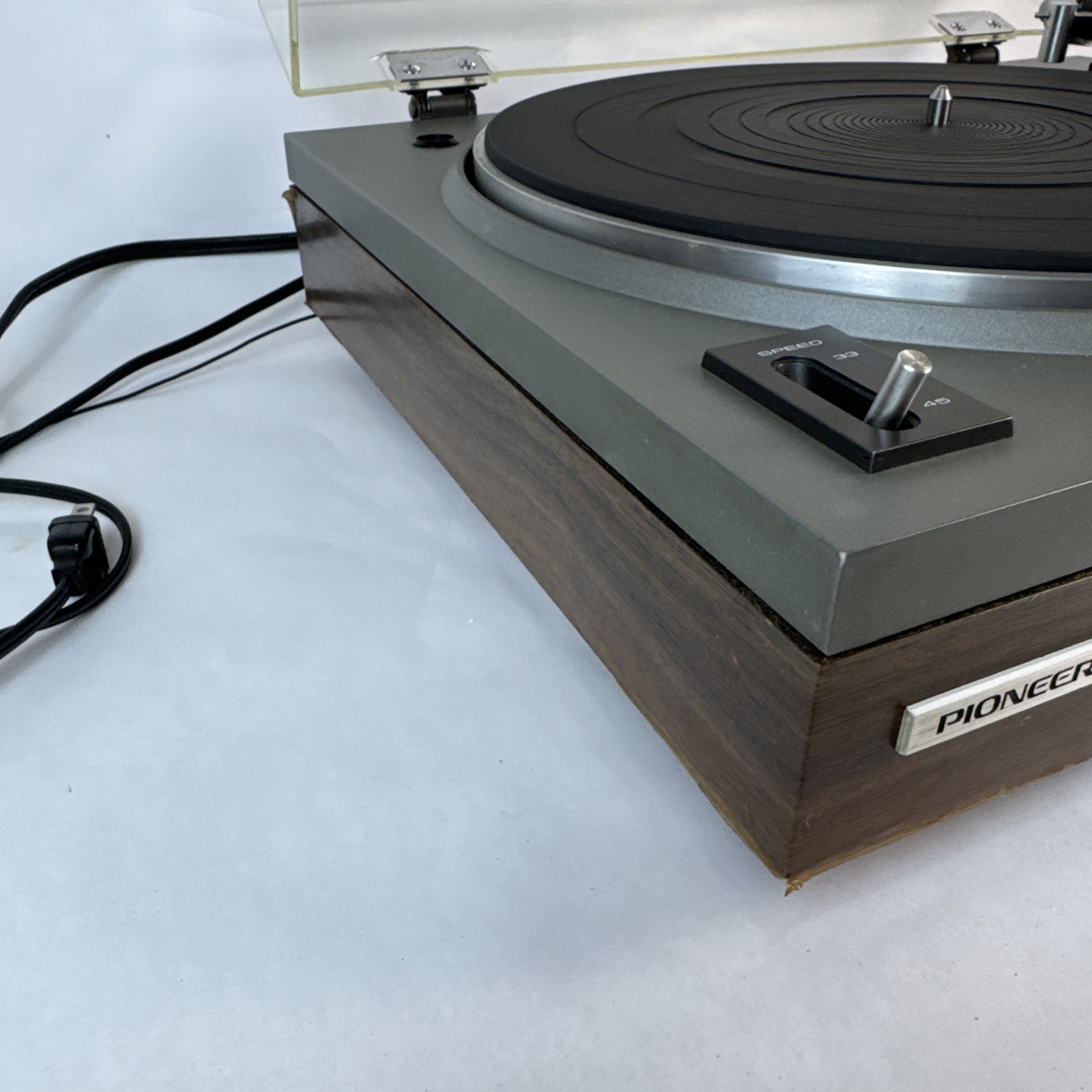 Pioneer PL-115D 2-Speed Belt-Drive Automatoc Return Stereo Turntable