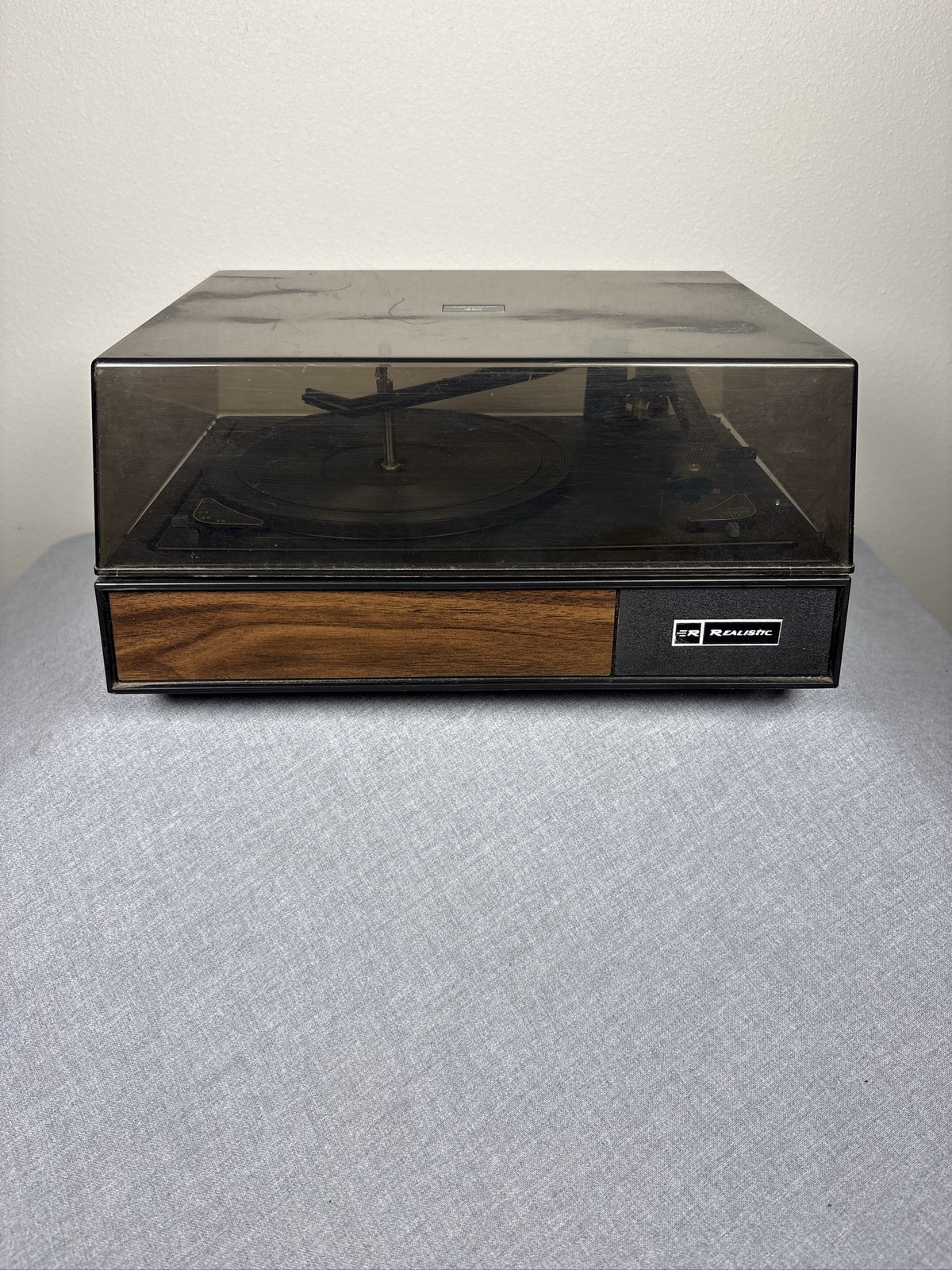 Vintage Realistic Record Player Turntable with Wood Grain Finish and Dust Cover