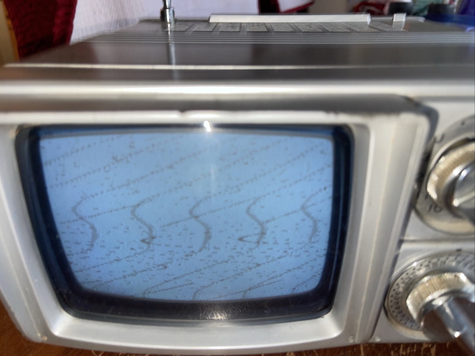 Daytron DT-505 Vintage Portable TV VHF UHF Rare Didn’t Hook To Outside Antenna