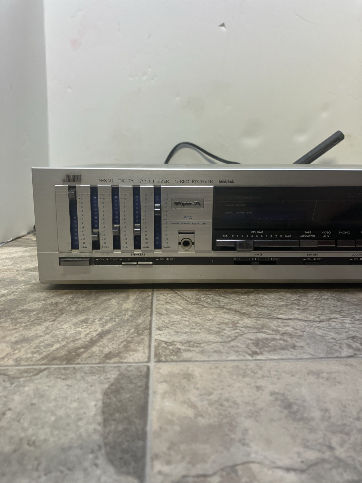 Vintage 1980s Japan JVC R‑X40 Stereo Receiver Equalizer w Manual Tested Working