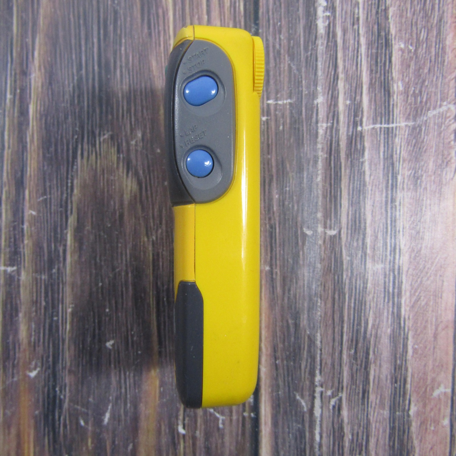 Sony SRF-M70 FM/AM Walkman Sports Radio Yellow Keypad Lock Taiwan Digital Tuner