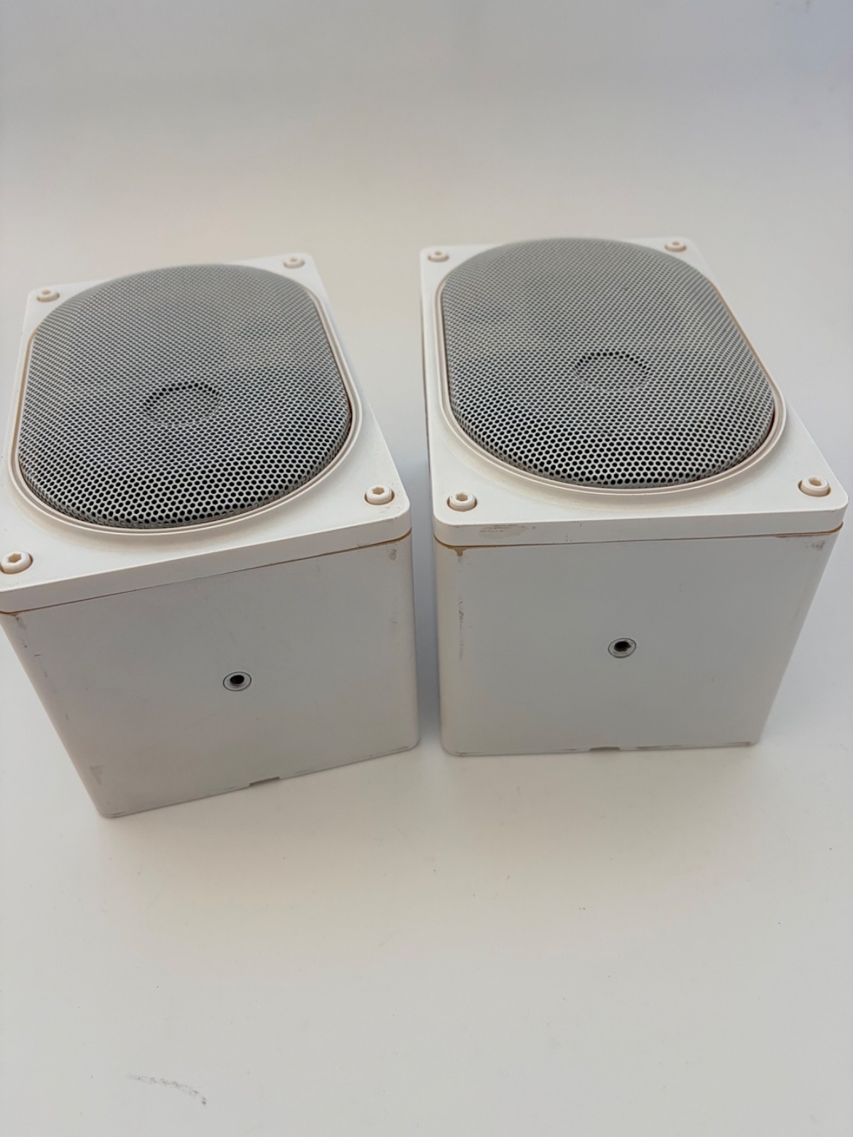 GC Electronics 30-3511 indoor/outdoor speaker home theater max power 80 watts