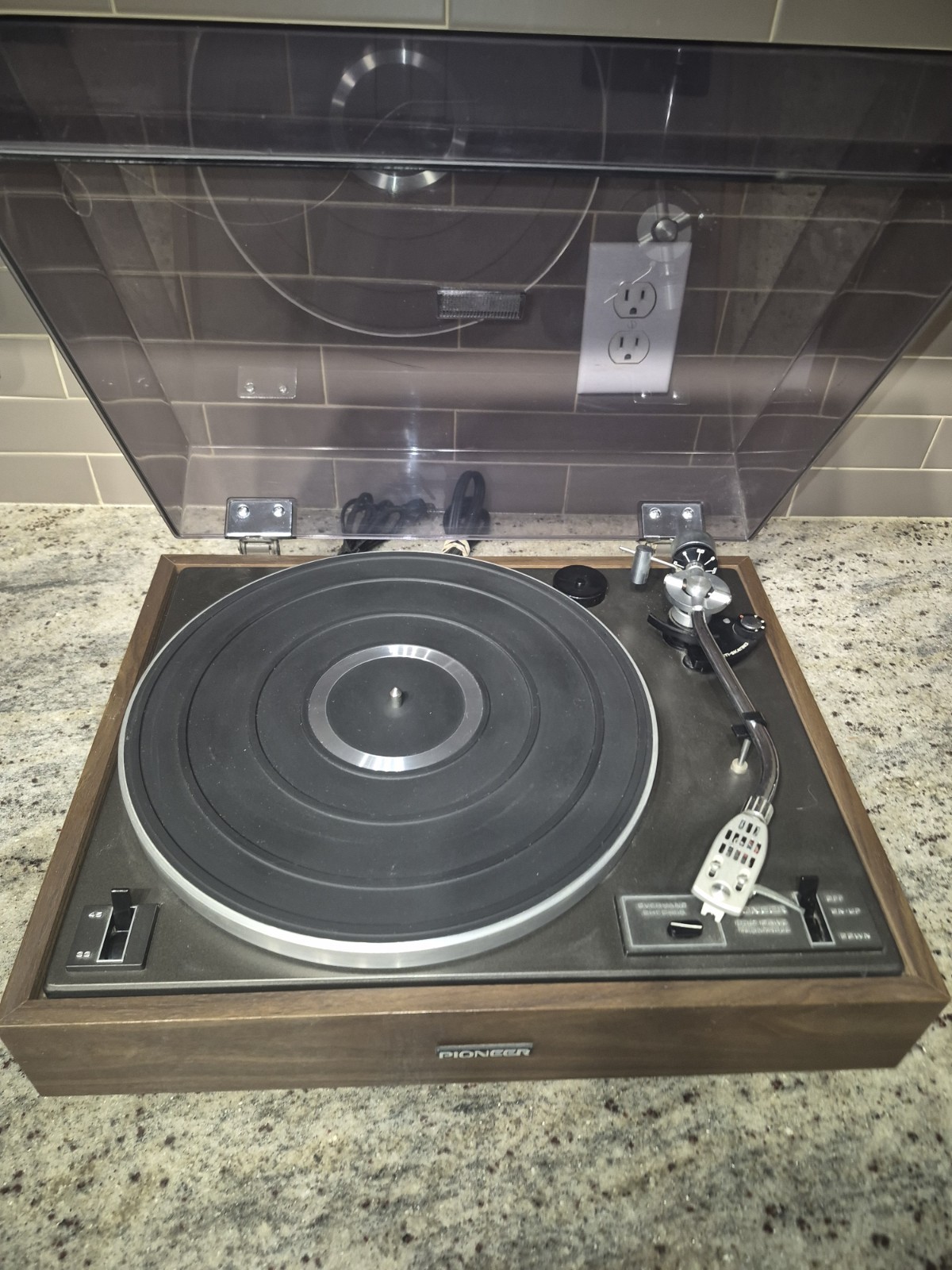 Pioneer PL-12D II Vintage Belt Drive Turntable Record Player Japan w/ Dust Cover
