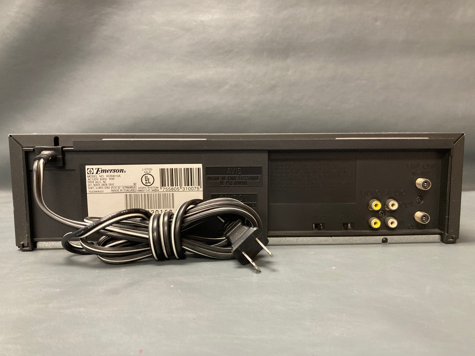 Emerson VCR4010A 4-Head VCR Video Cassette Recorder VHS Player (NO REMOTE)