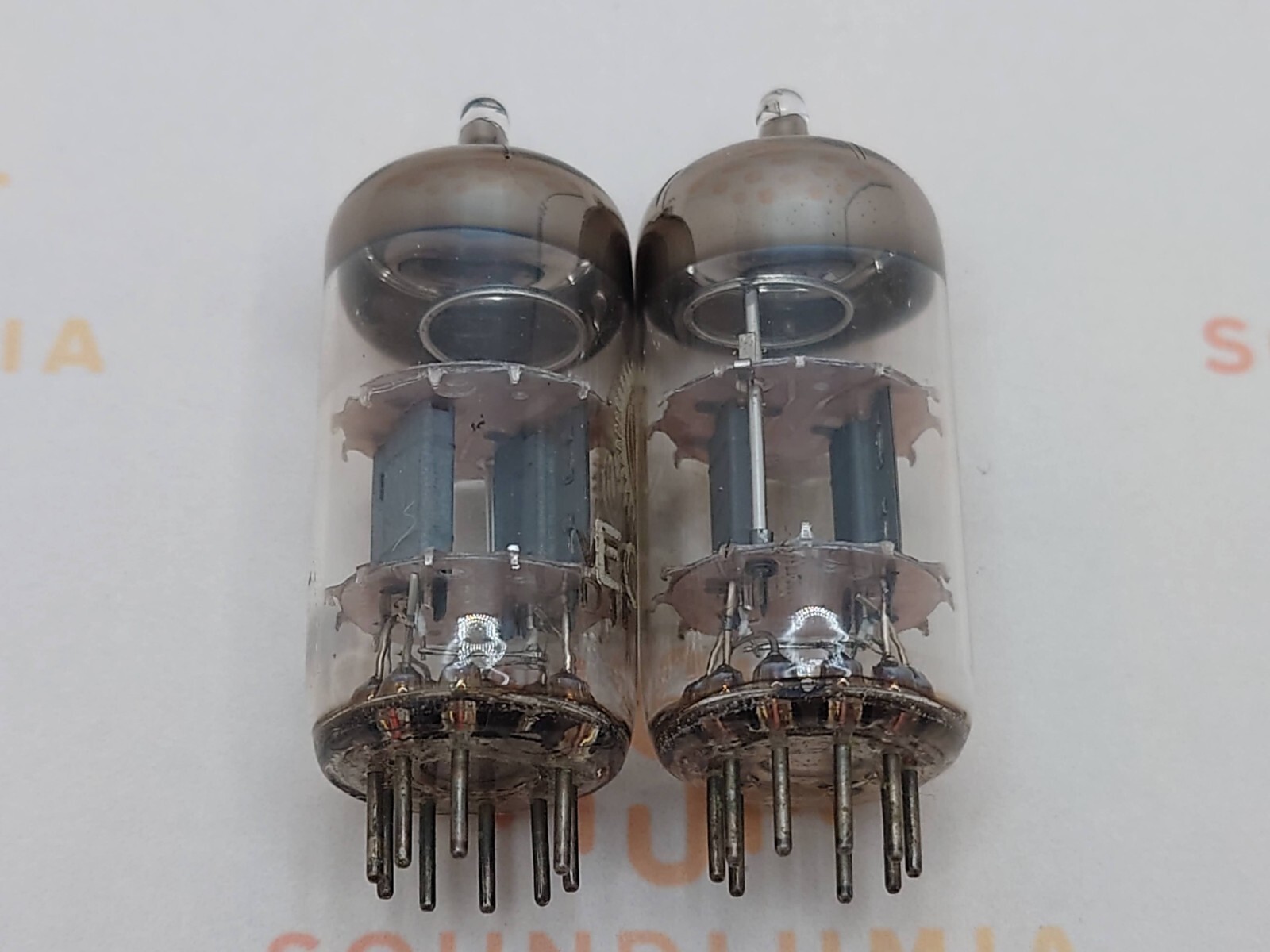 2x Valvo ECC81 12AT7 O-getter – Hamburg 1961 VF2 – Same Code