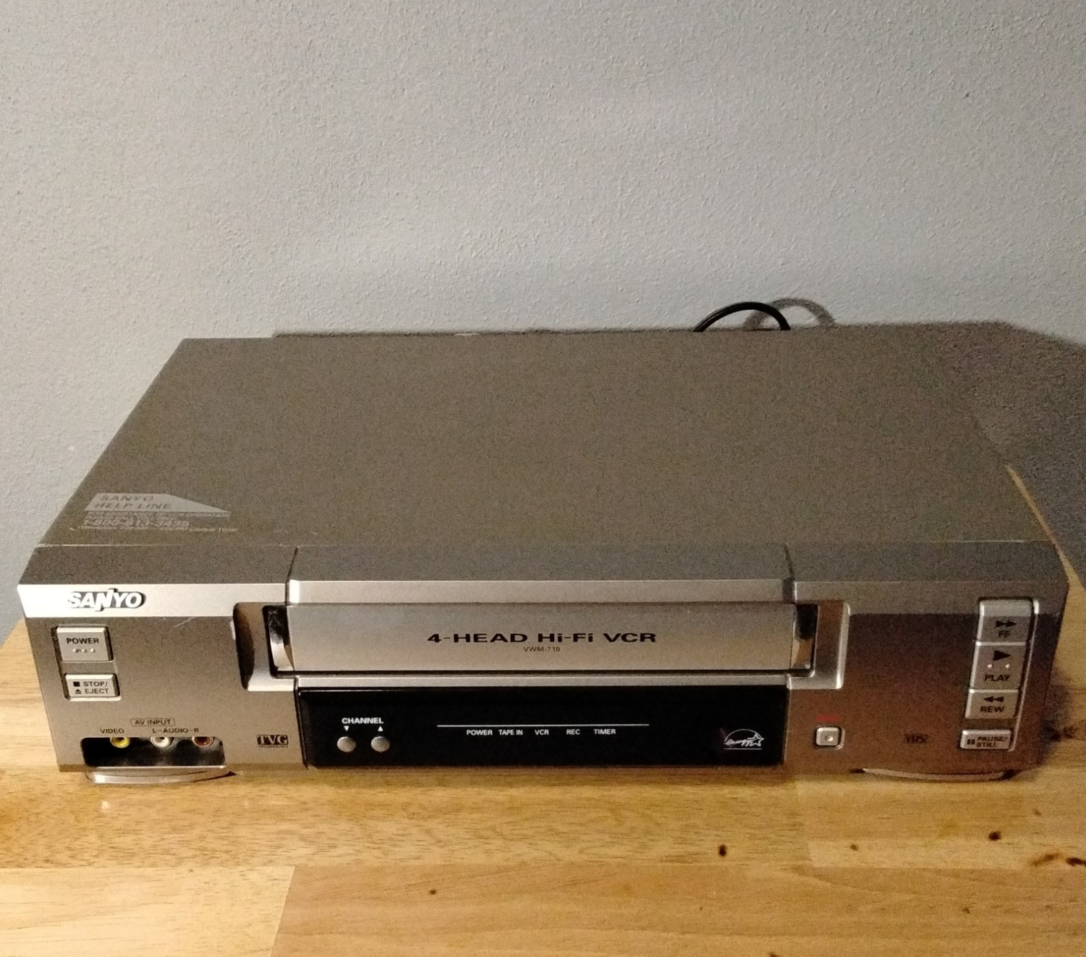 SANYO VWM-710 Hi-Fi VCR VHS Video Cassette Recorder 4-Head VCR