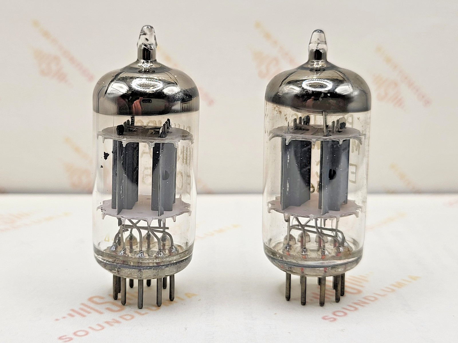 2x Philips ECC83 12AX7 Short Plates O-getter – Heerlen 1963/64 – Near NOS