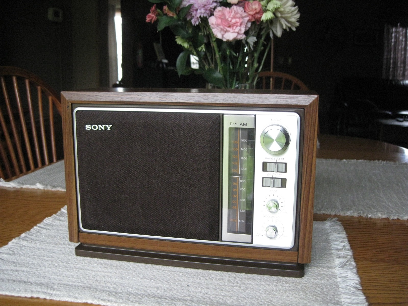 🇺🇸 😃 🎶 🔥 vintage Sony icf-9740w am fm table top radio