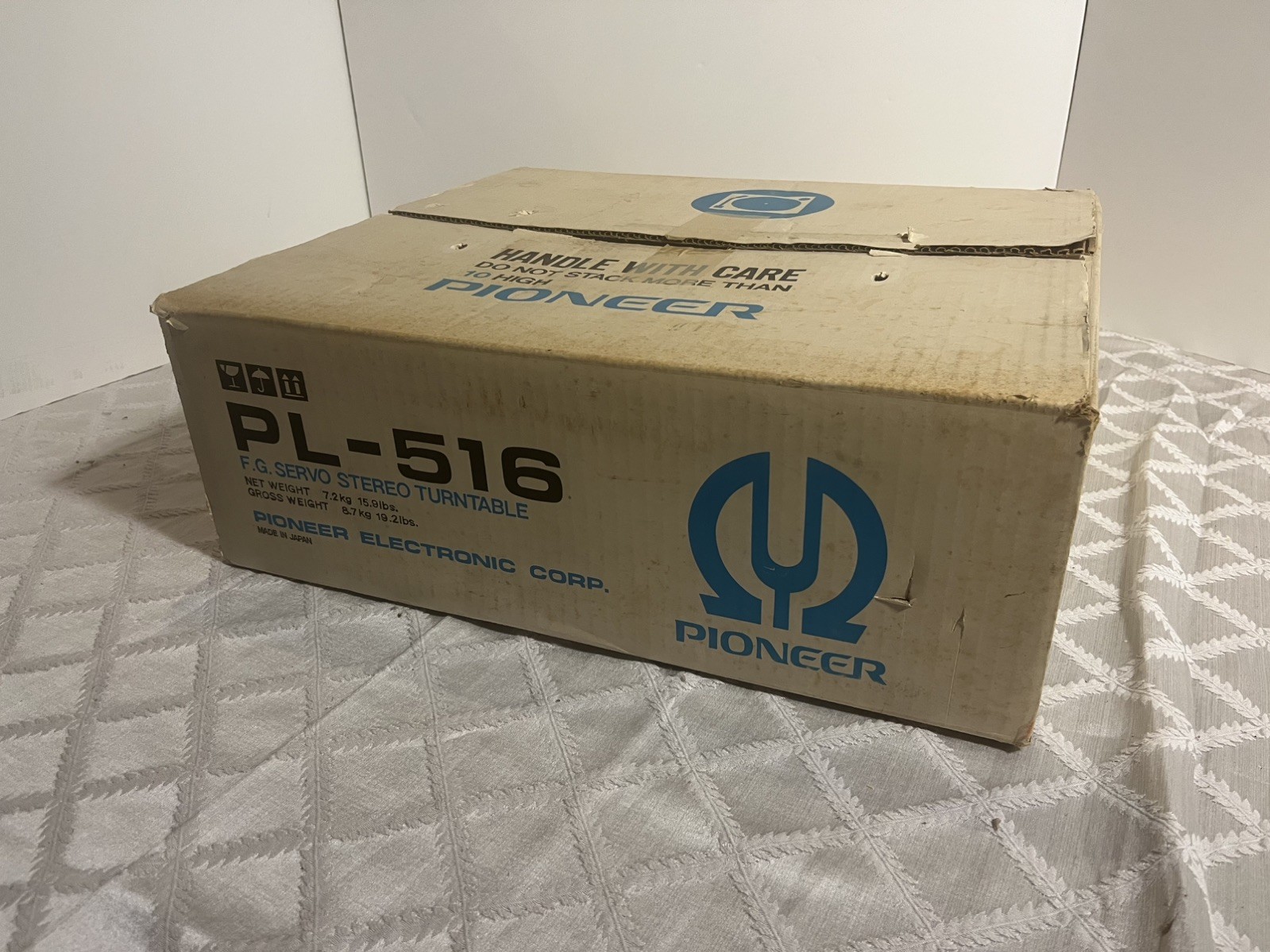 Pioneer PL-516 Turntable w/ Original Dust Cover-Vintage, Great Condition
