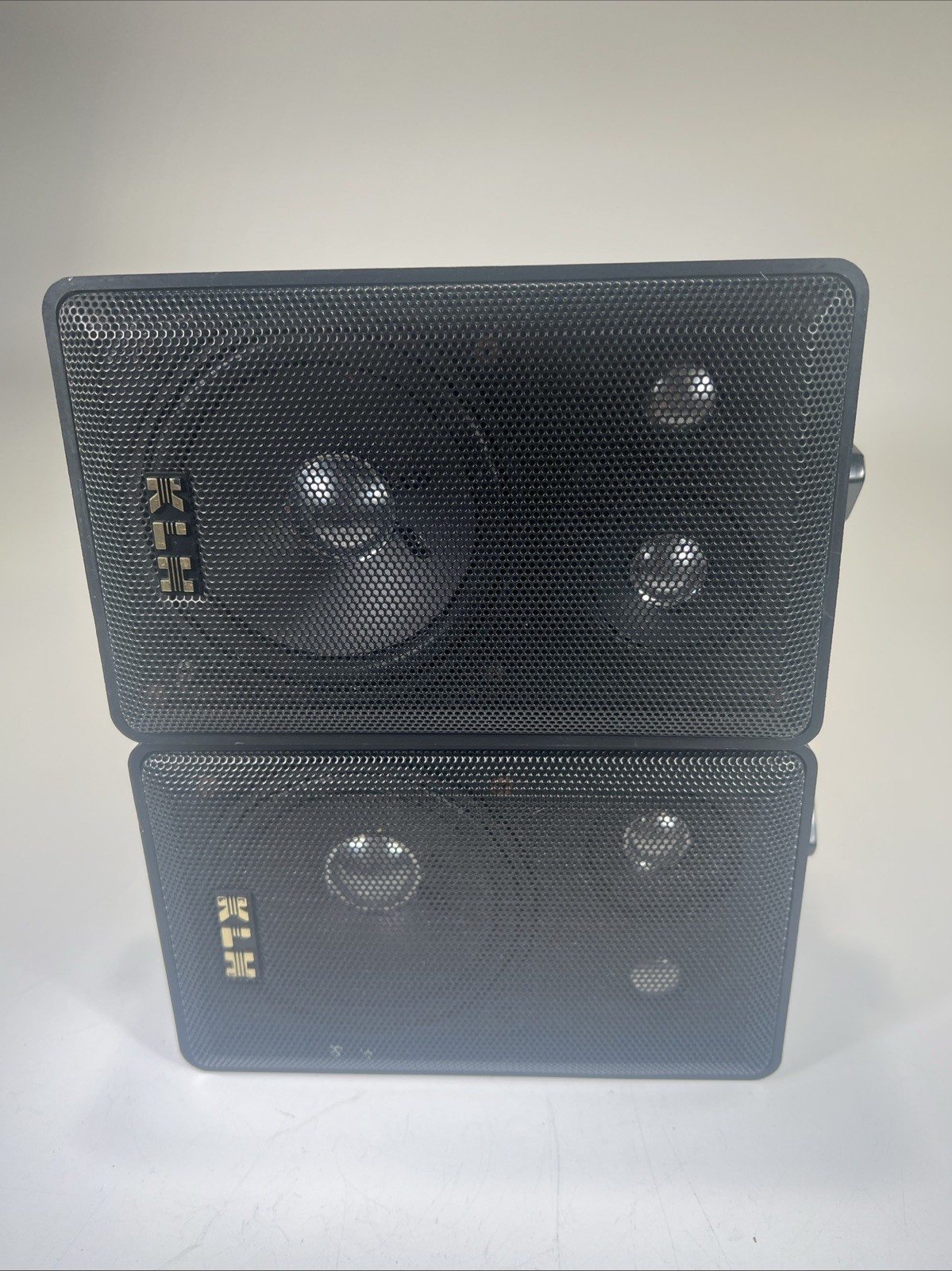 2 KLH Speakers 403 3-Way 40 W Indoor/Outdoor Linear Dynamics Tested
