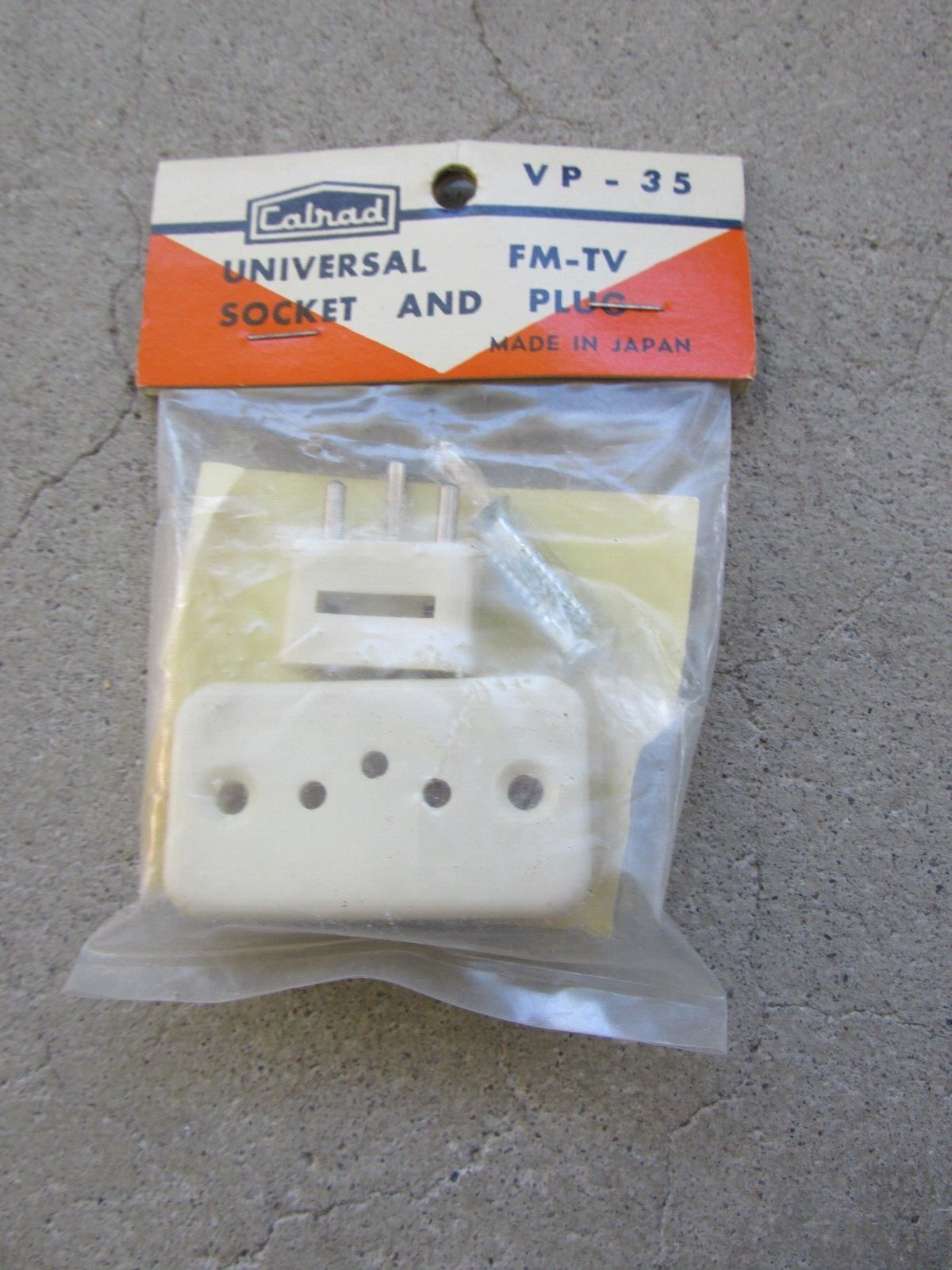 CALRAD UNIVERSAL SOCKET AND PLUG VP-35 NEW NEVER USED