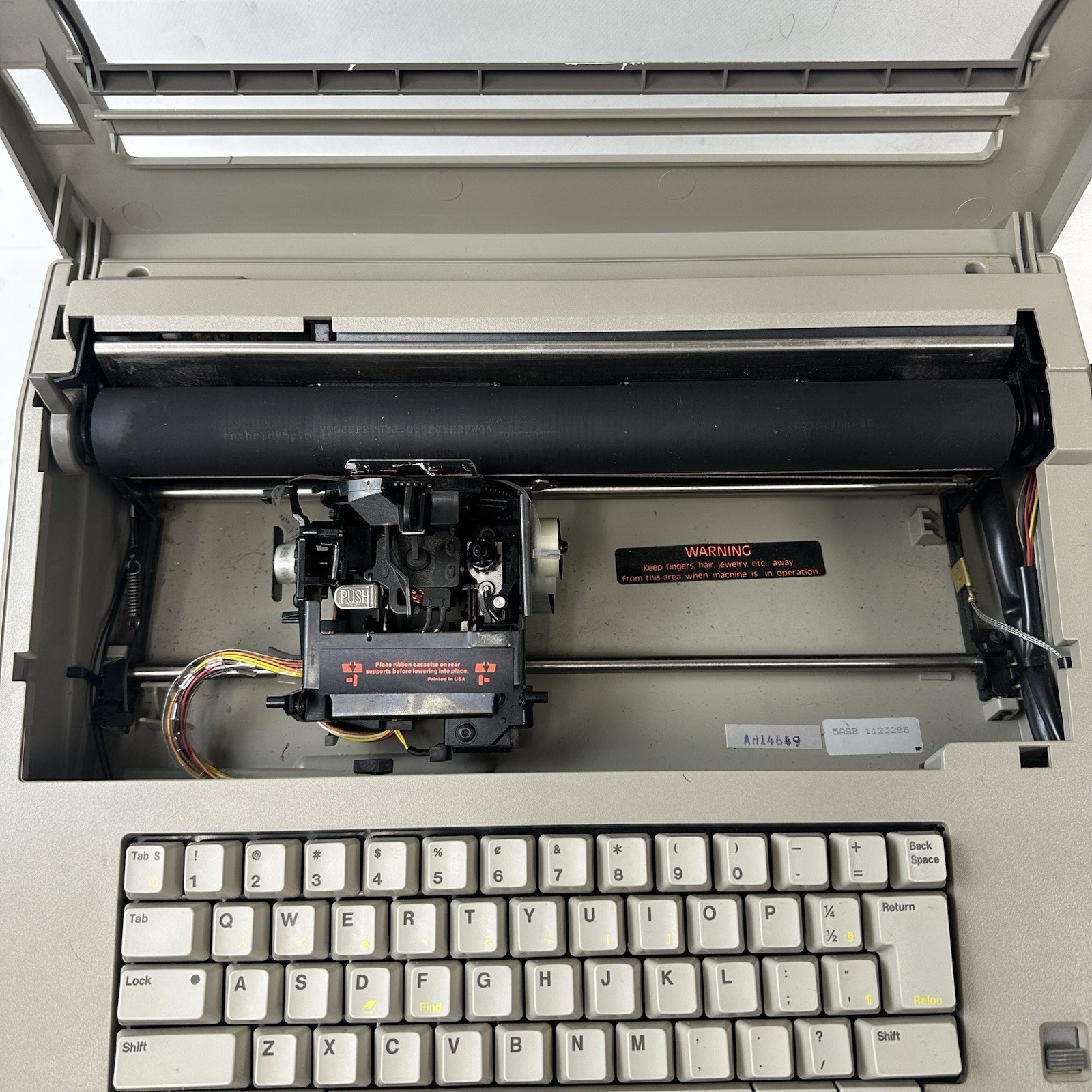 Sears SR1000 Electronic Typewriter With Box Vintage Works NO INK TAPE