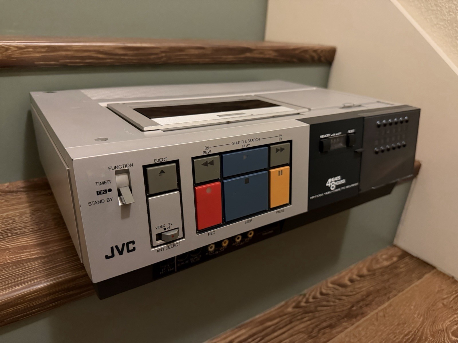JVC HR-7100U ***FOR PARTS NOT WORKING*** The Goldbergs VHS VCR Player