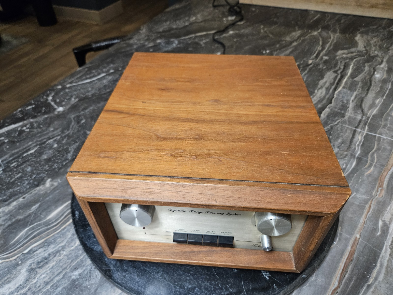MINT Phase Linear Model 1000 Autocorrelator Noise Reduction – w/ Walnut Cabinet